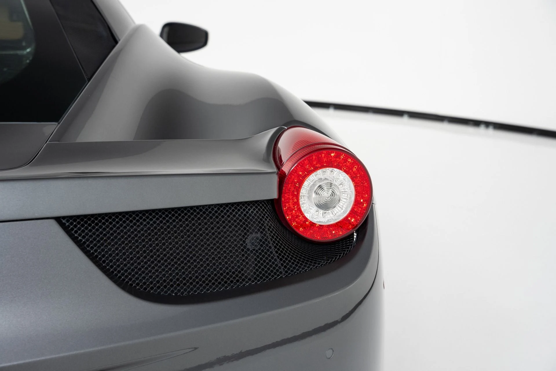 mph033_2633371940_Used_2012_Ferrari_458_Italia_1780600671_1a49370022