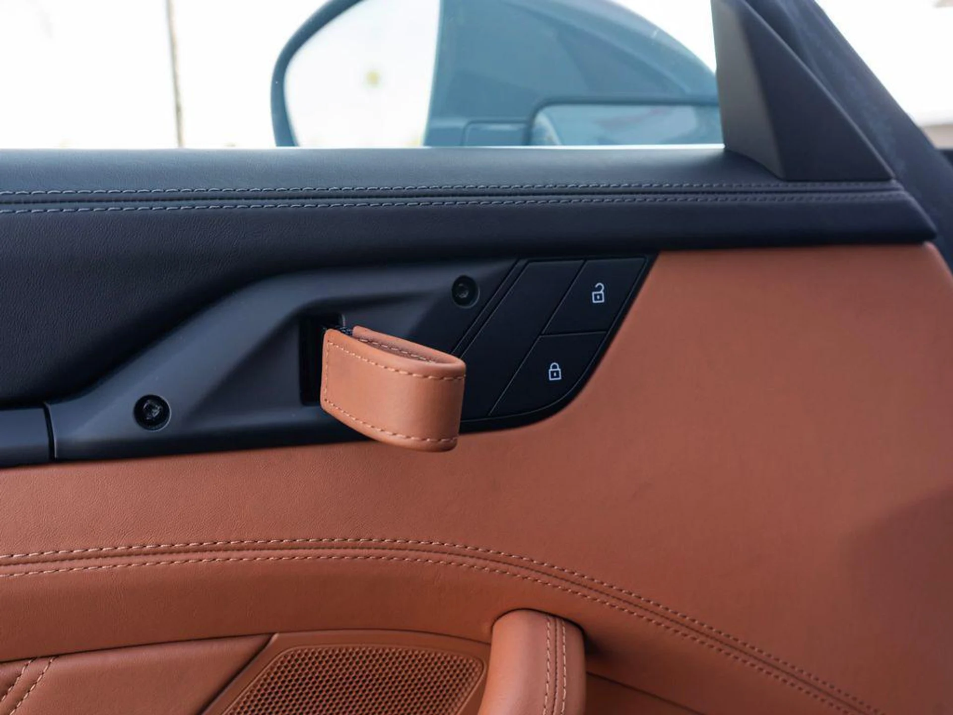 mph033_2635271650_q_Yji_X_Ldo1v_B39egf_Mhgyv8i8_Jk_M_2dff891c7c