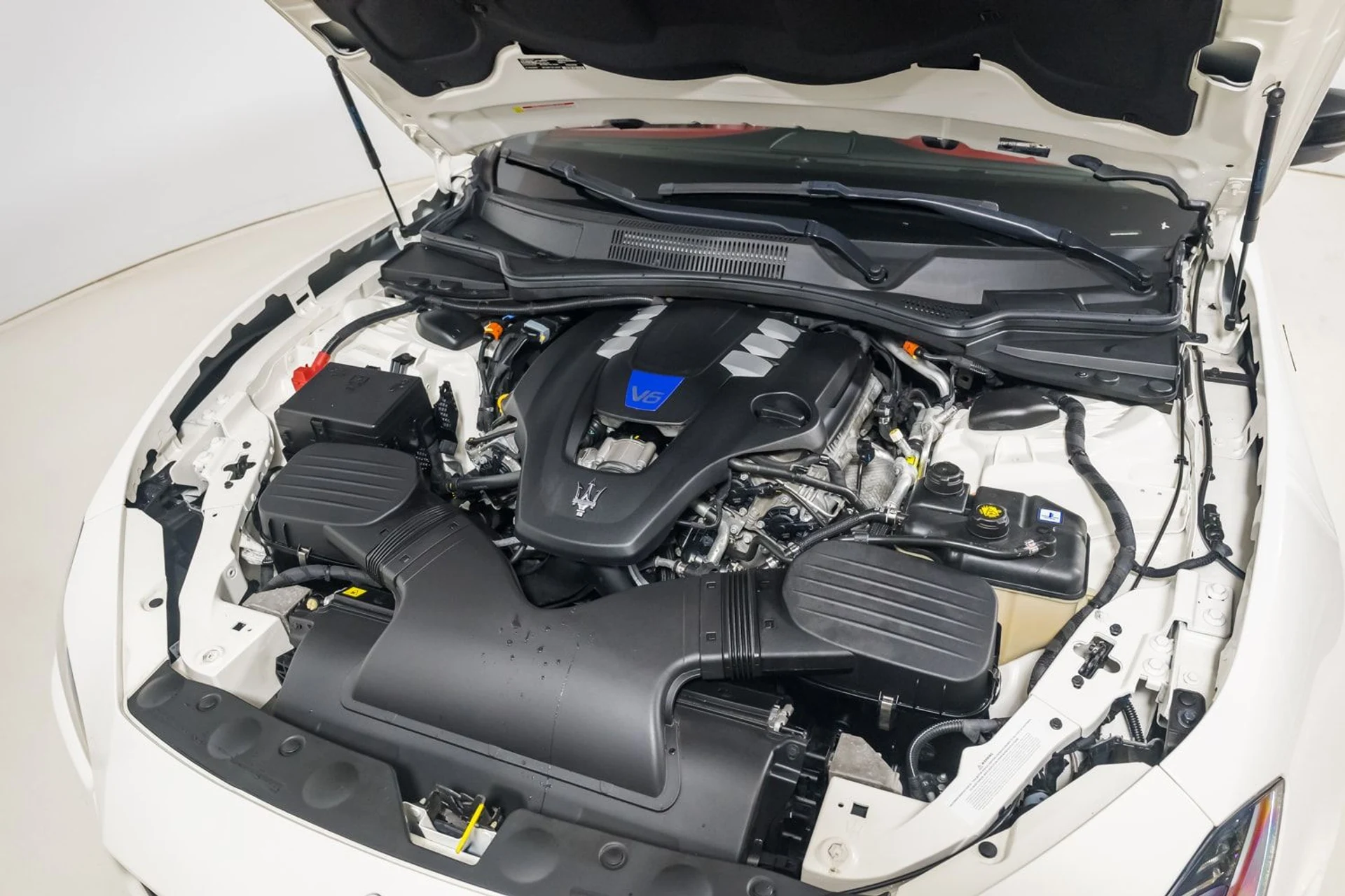 mph033_2641553532_545cac50735744e281d26e3f8fe6fb9b_6829bad30a