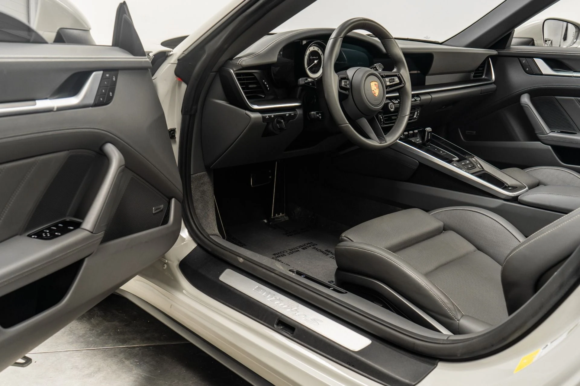 mph033_2662810711_Used_2023_Porsche_911_Turbo_S_Cabriolet_1759781880_91b3978490