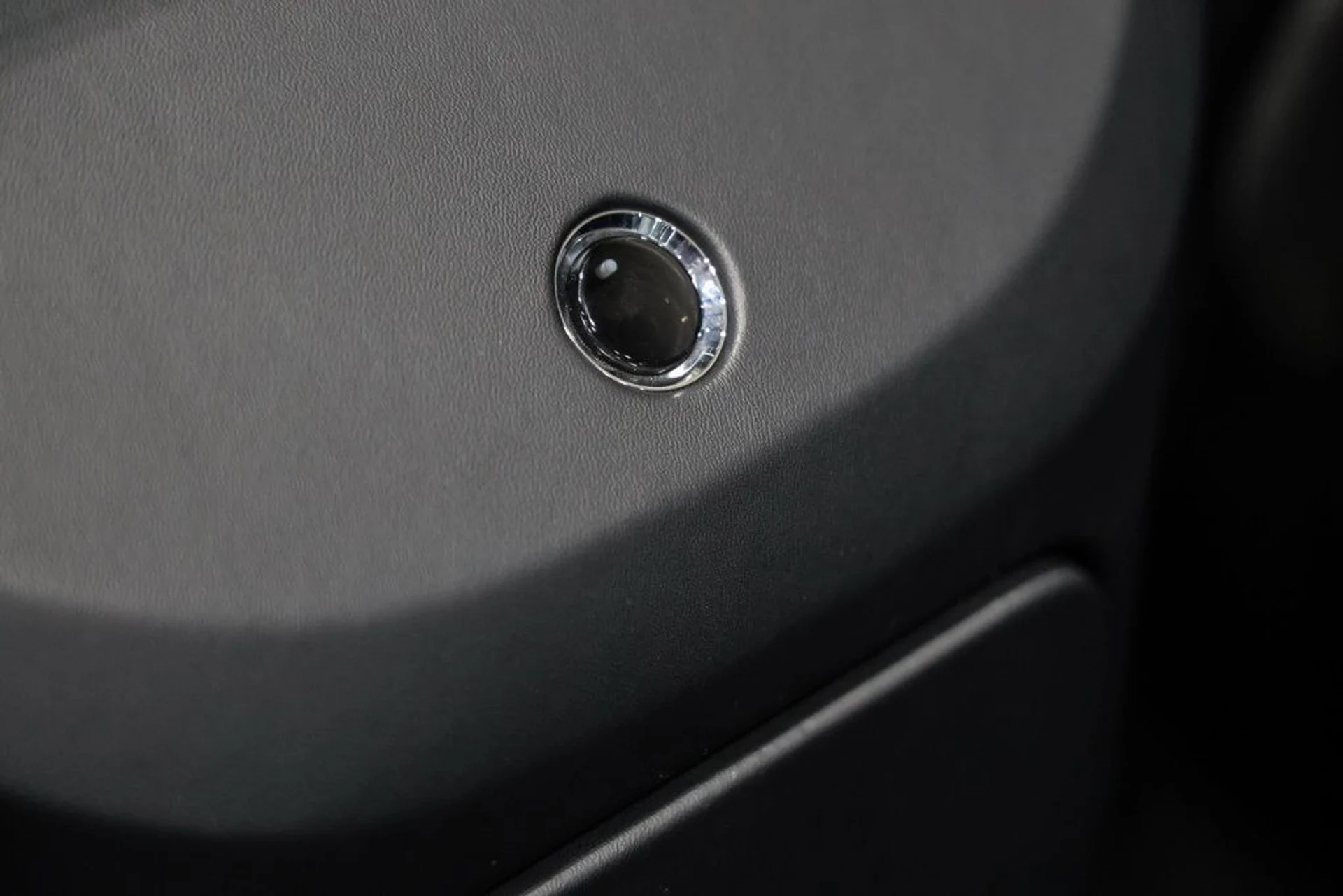 mph033_2667880925_equpjc43b8ldaxoahrfm5ob5ec6y_91d37de180