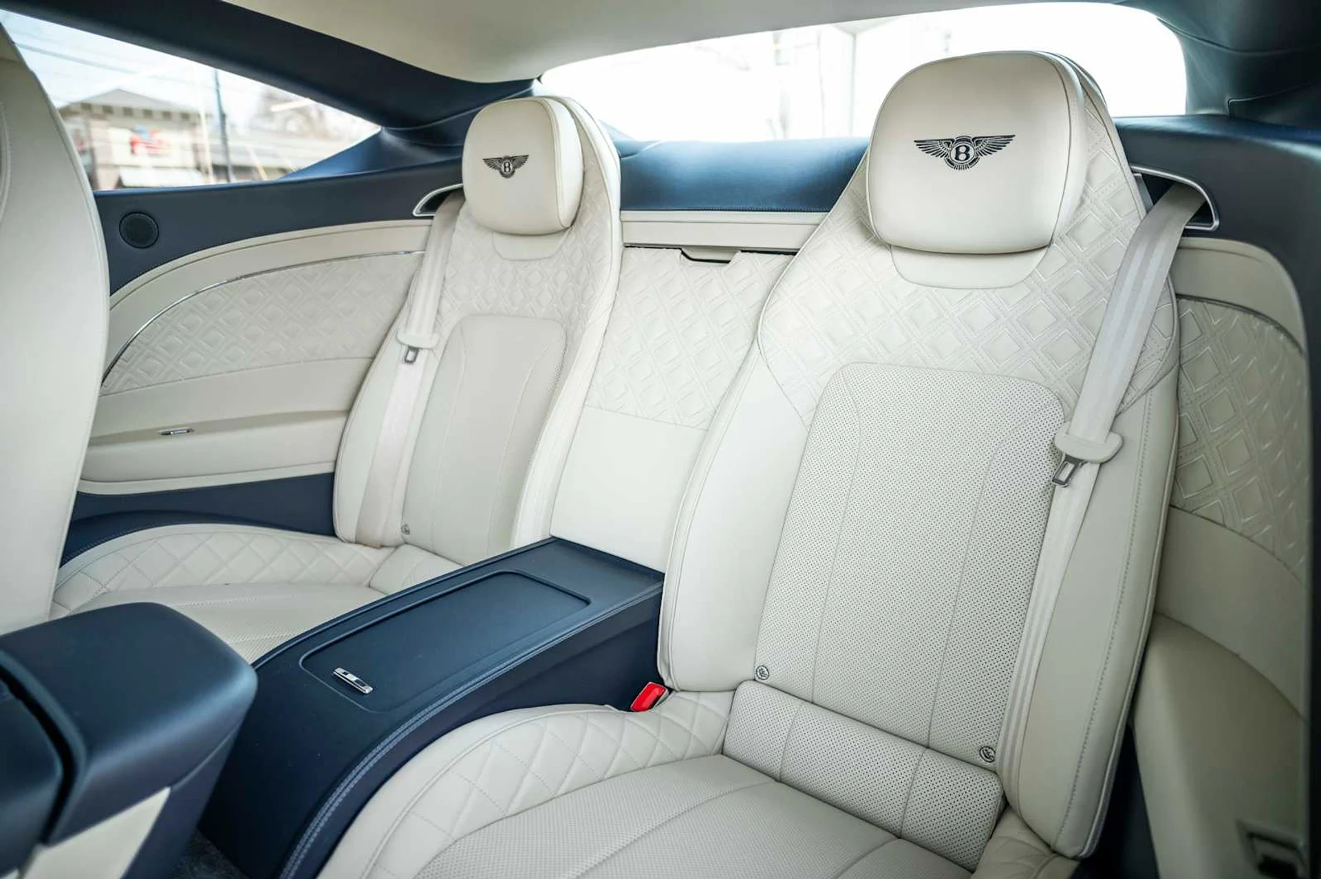 mph033_2668092319_a88b00707dbb205fbc403413ed39005dx_e20bc7f21e