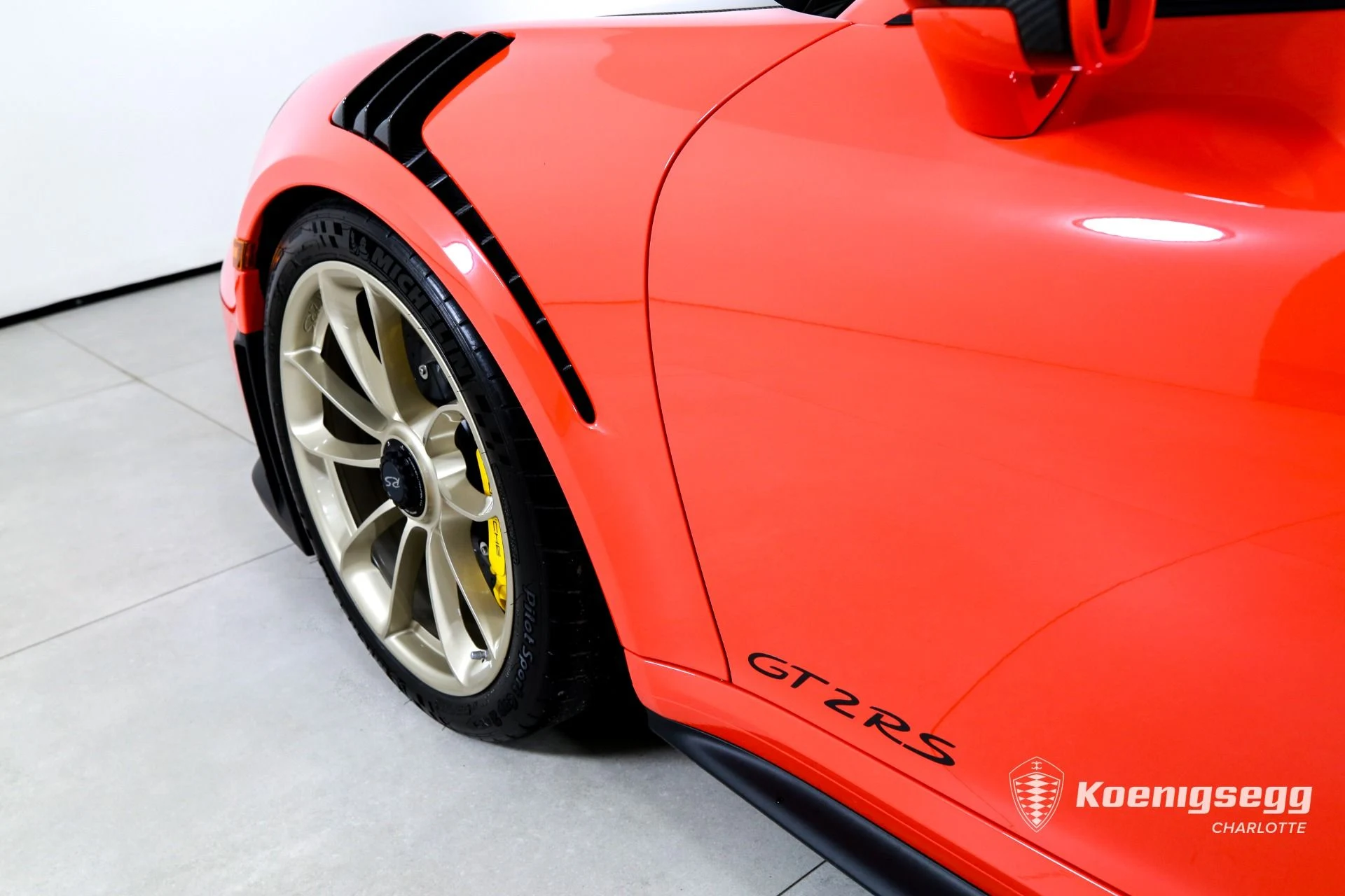 mph033_2670833512_Used_2018_Porsche_911_GT_2_RS_1783437290_3dbd750210