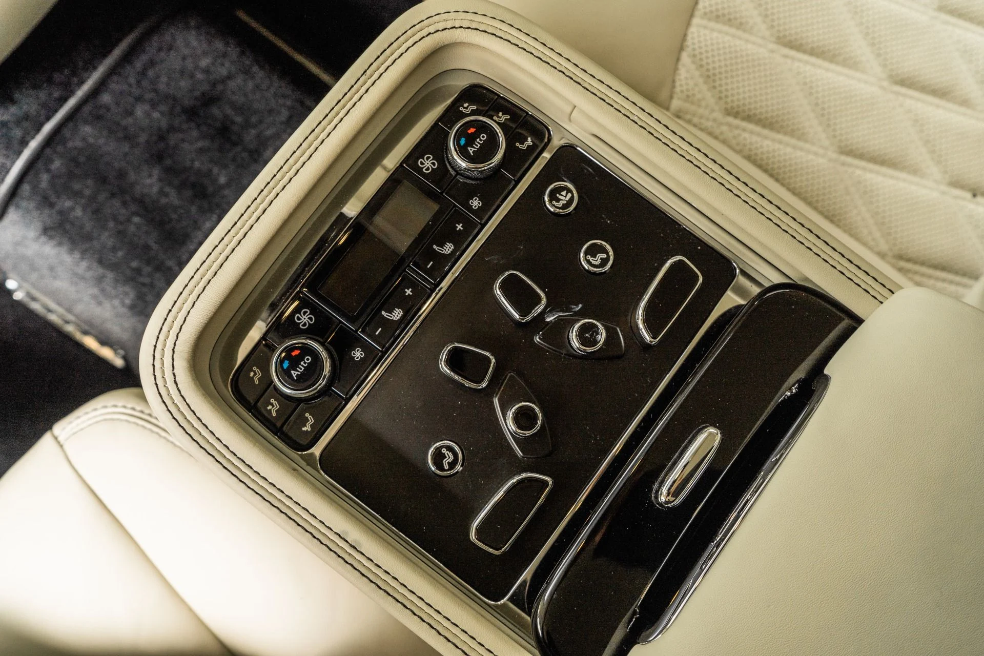 mph033_2680671612_Used_2020_Bentley_Mulsanne_1761600873_78208bc881