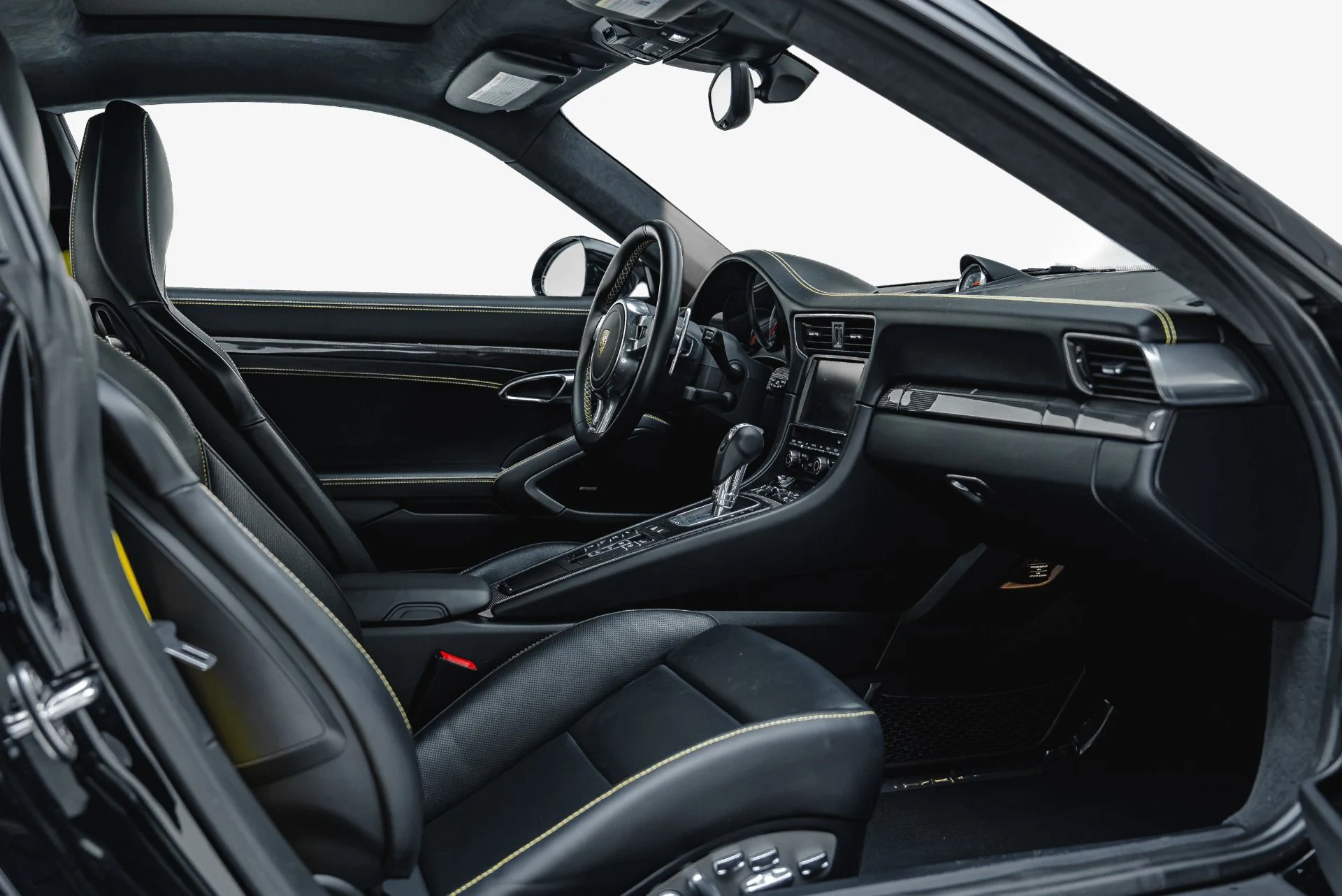 mph033_2681848793_Used_2014_Porsche_911_Turbo_S_1791845090_1fafb16122
