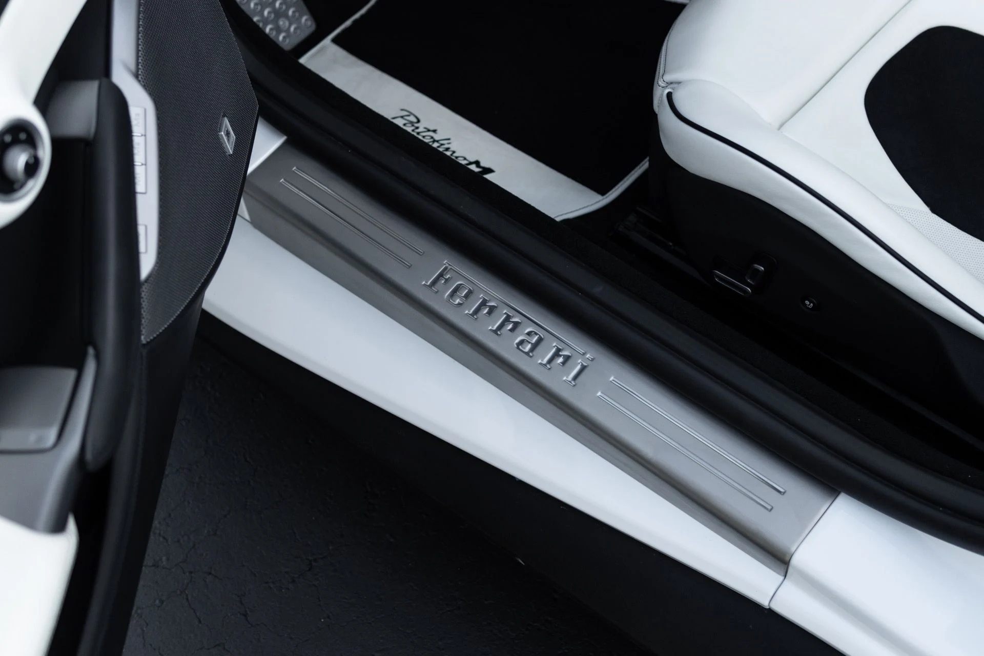 mph033_2682058177_Used_2023_Ferrari_Portofino_M_1766185478_4f01d88b4e