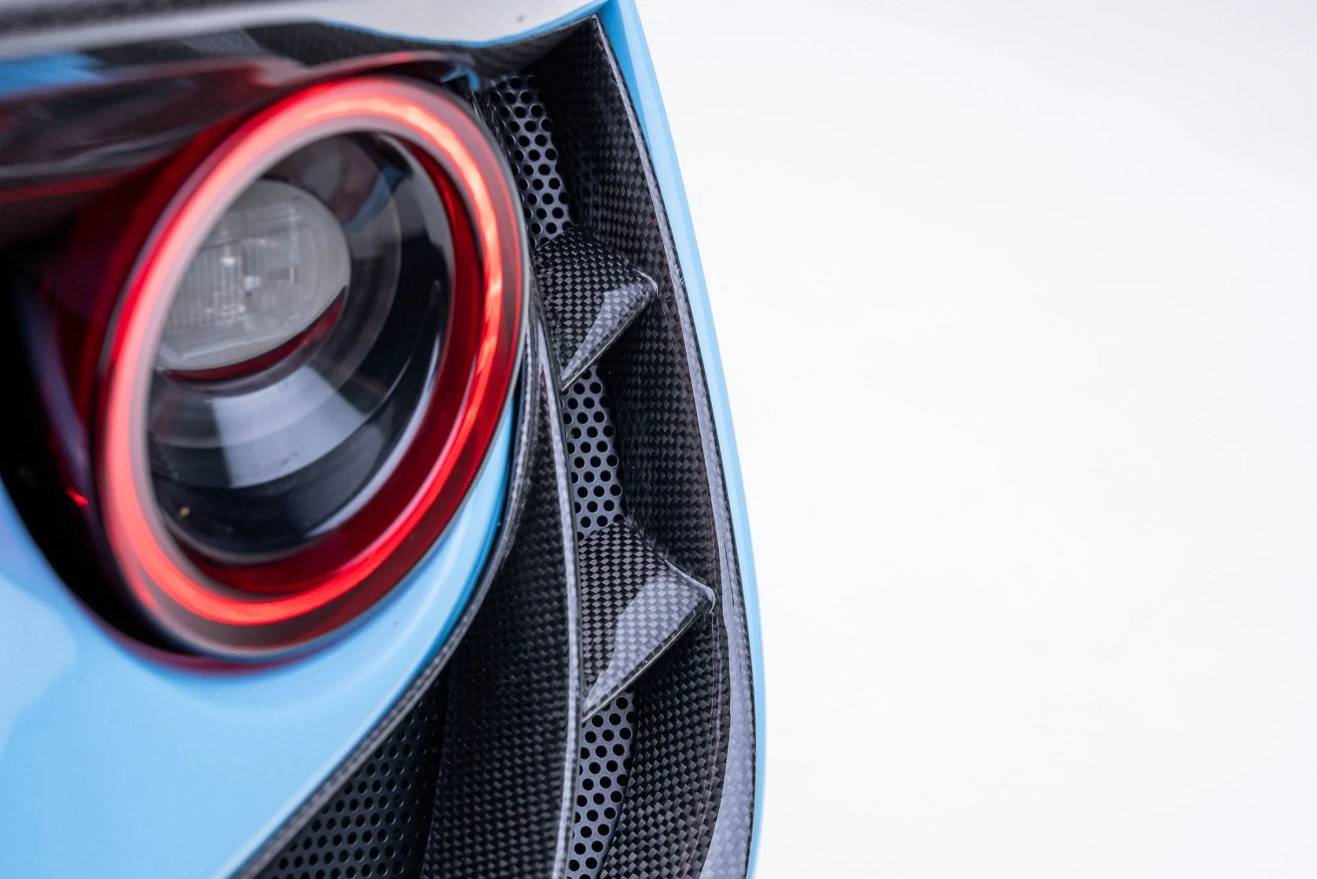 mph033_2685443039_Used_2020_Ferrari_F8_1773700374_9c63018861