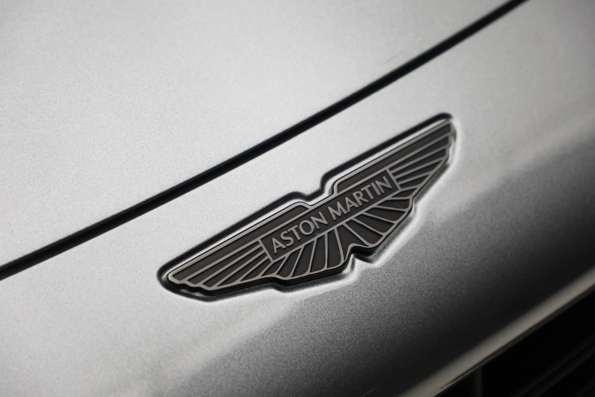 mph033_2692116678_New_2026_Aston_Martin_Vantage_Roadster_356e06ff55