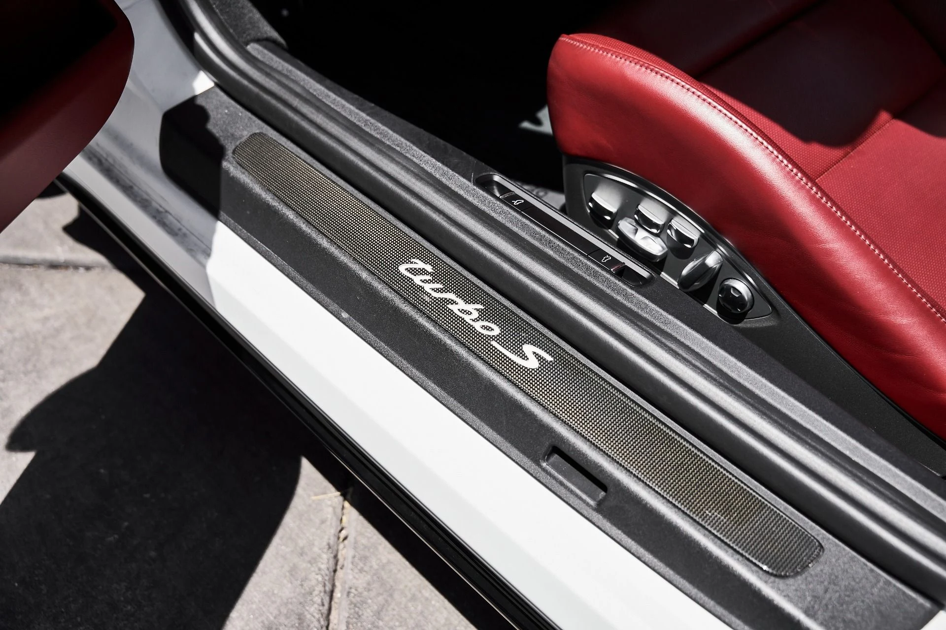 mph033_2693076519_Used_2019_Porsche_911_Turbo_S_1781225428_4aeafe2d99