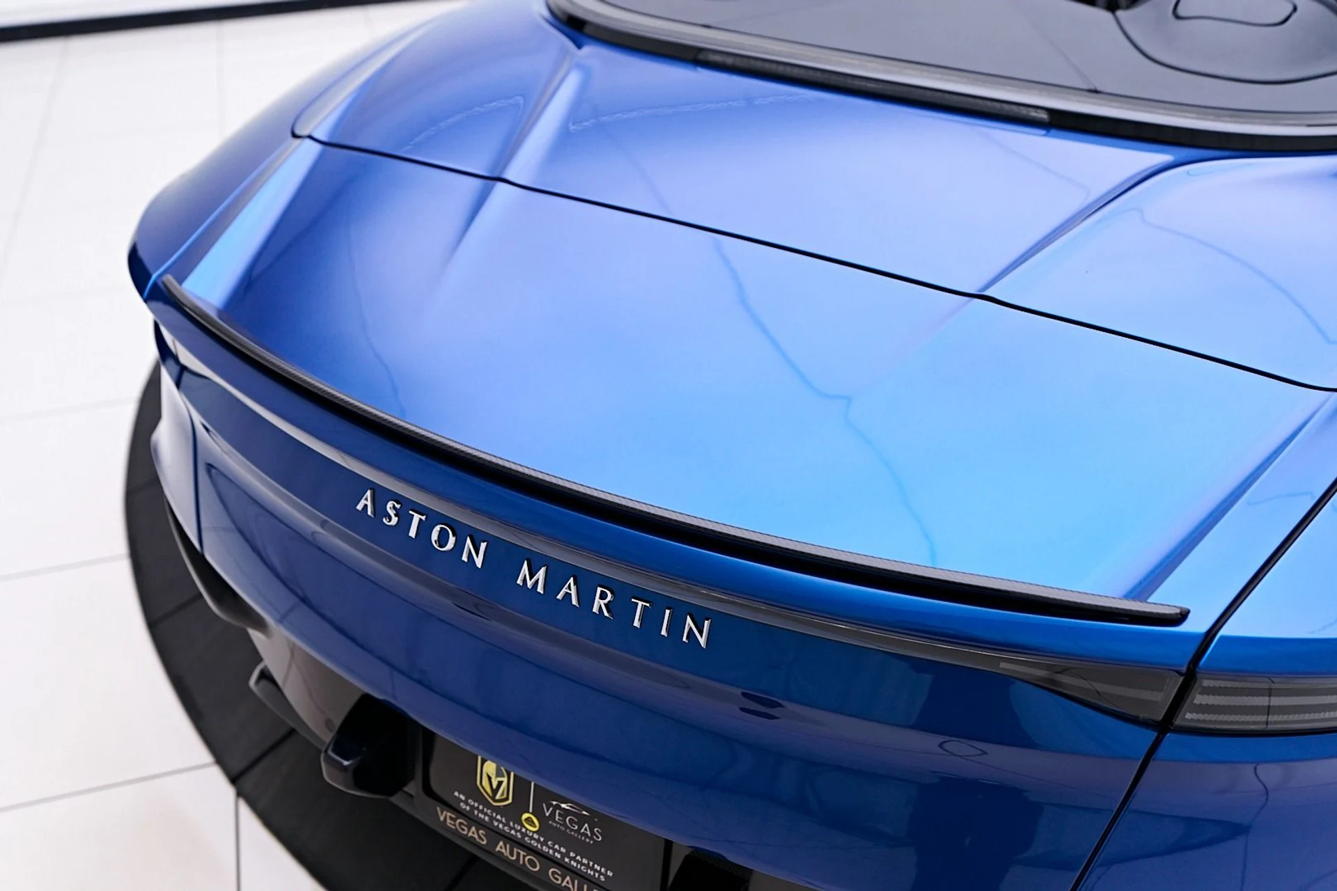mph033_2700935092_Used_2023_Aston_Martin_DBS_Volante_1746755908_a33ebaed18