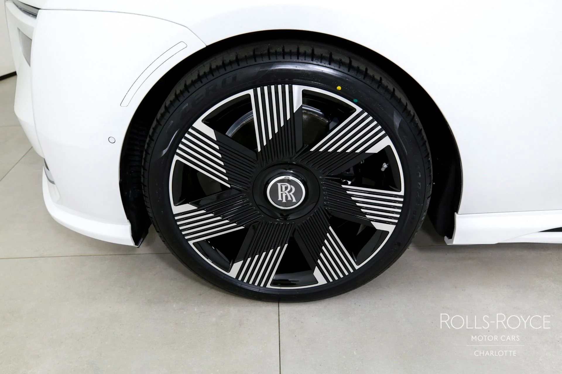 mph033_2704661401_Used_2024_Rolls_Royce_Spectre_1776091344_5aace61270