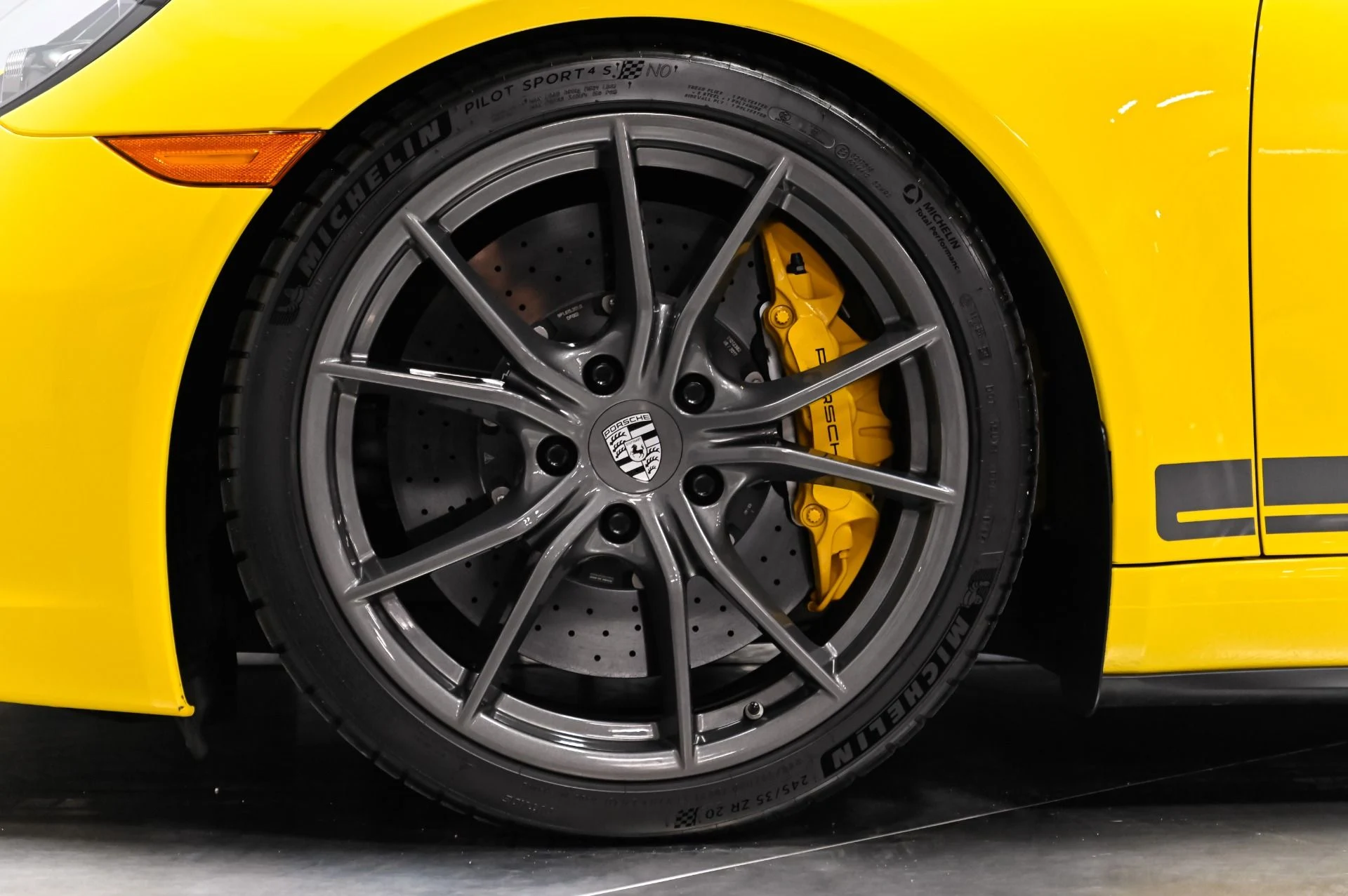 mph033_2708734642_Used_2018_Porsche_911_Carrera_T_1790277713_52592ccdbb