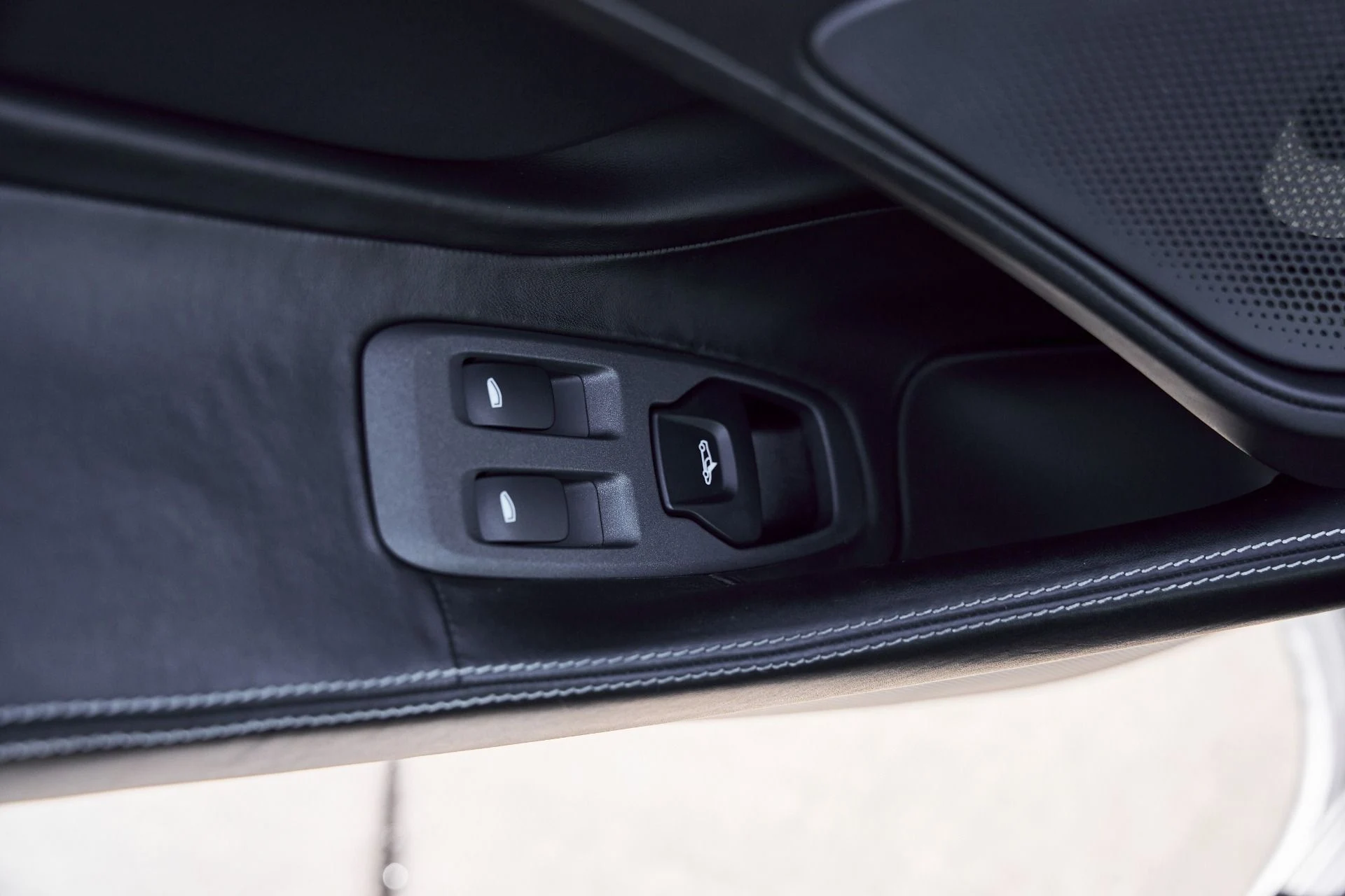 mph033_2710116005_Used_2020_Mc_Laren_570_S_Base_1773768838_db773b005d