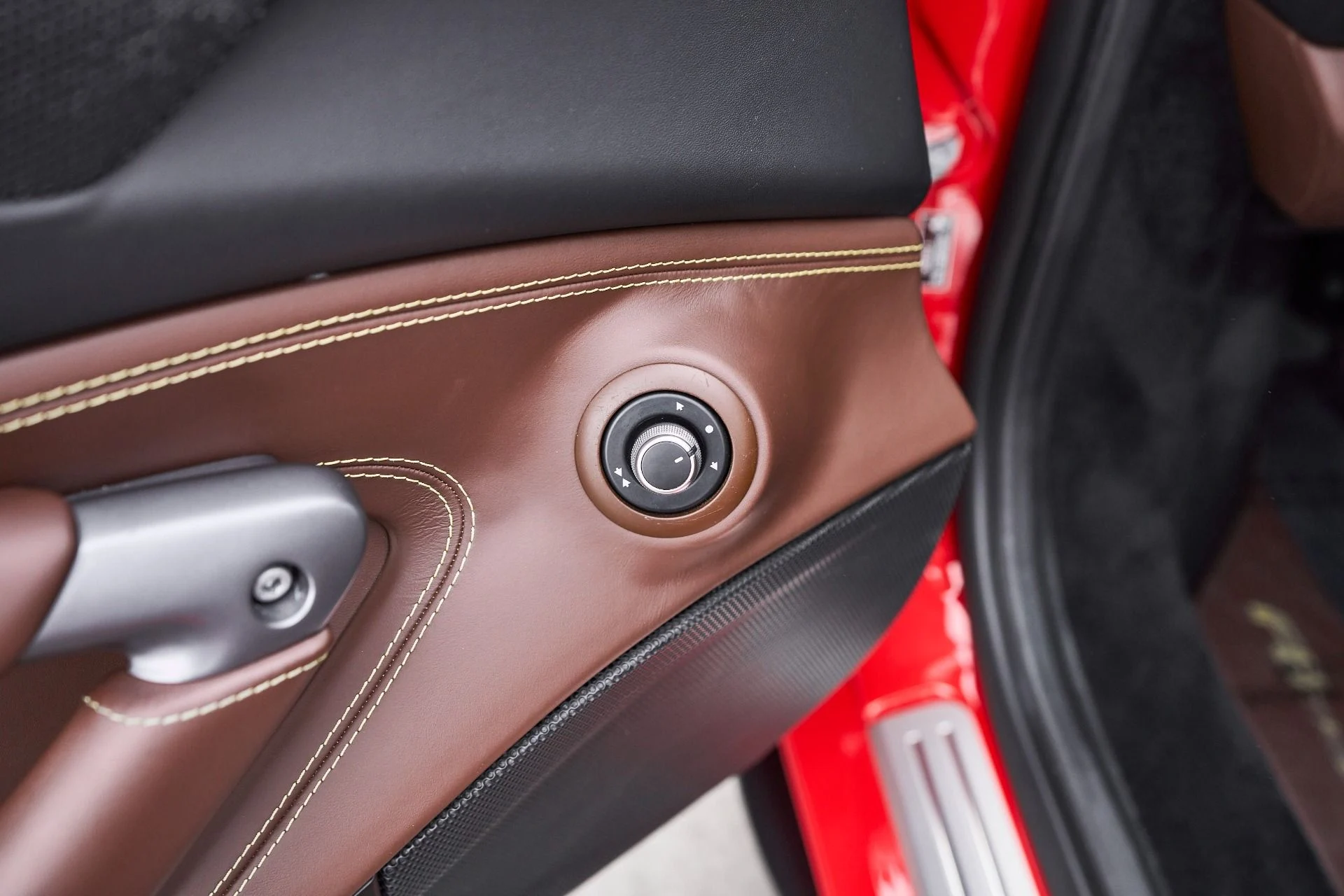 mph033_271724729_Used_2020_Ferrari_F8_Tributo_Base_1761597650_d9d9386b8a