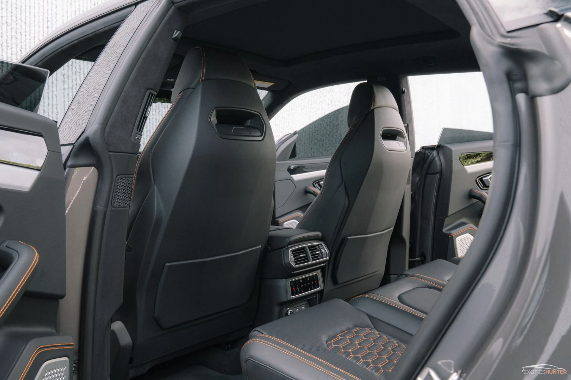 mph033_2722651518_Used_2021_Lamborghini_Urus_w_Bang_Olufsen_Advanced_Sound_Parkassist_1758750772_d14e3d6306