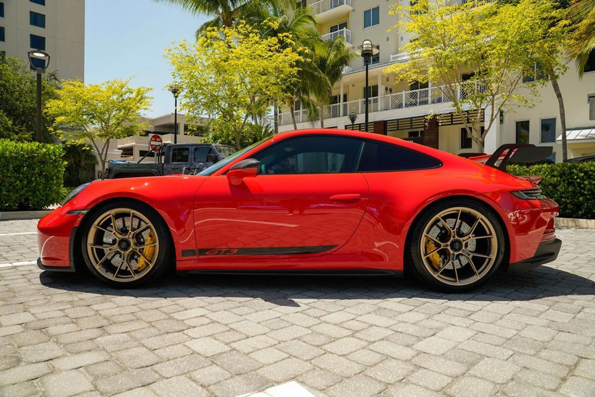 mph033_2725951420_used_2023_porsche_911_gt3coupe_14354_22886031_34_1024_fd72ab09a1
