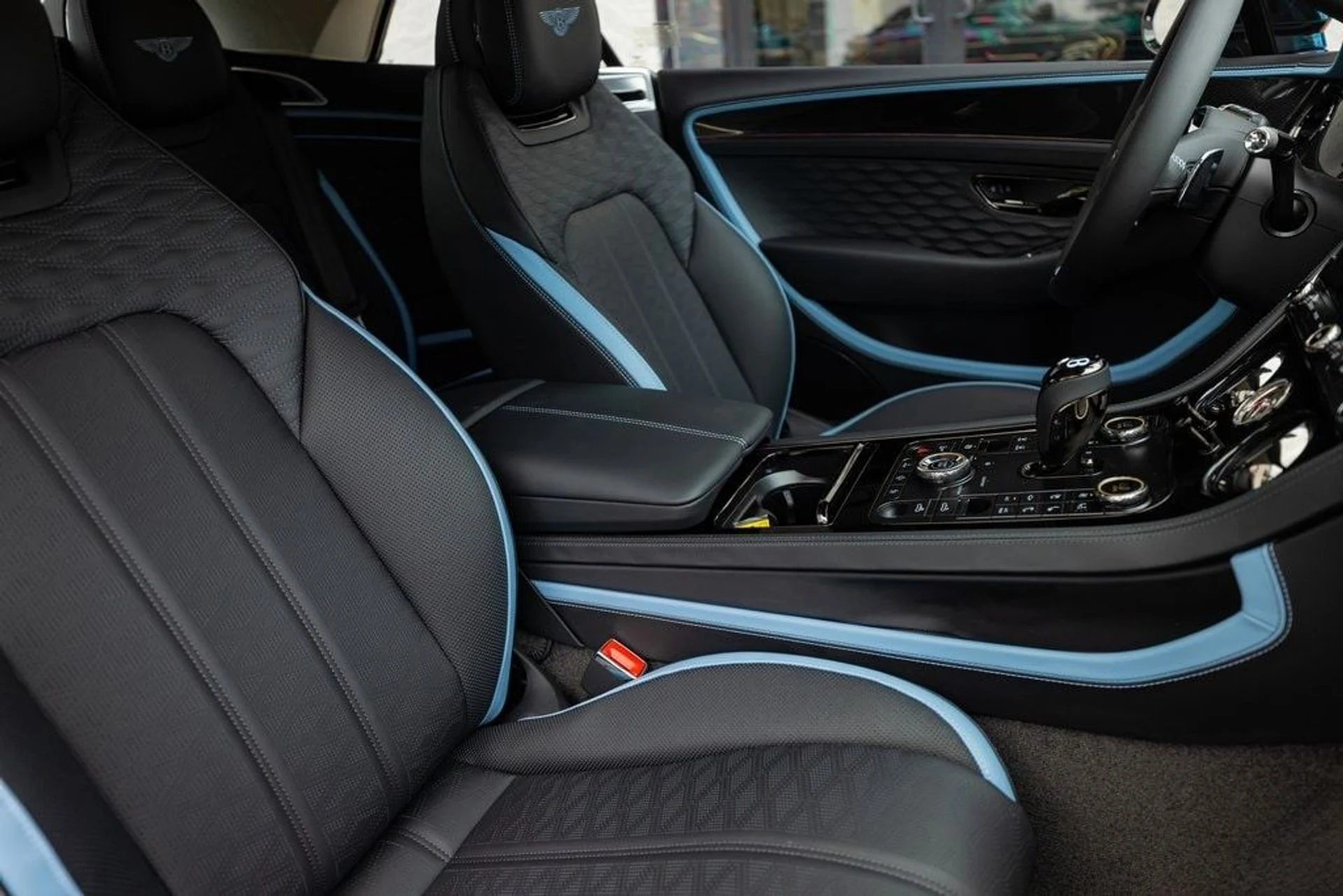 mph033_273235550_8843e594bba215d3327eaaf78ab2eb0bx_cb0afac8d8