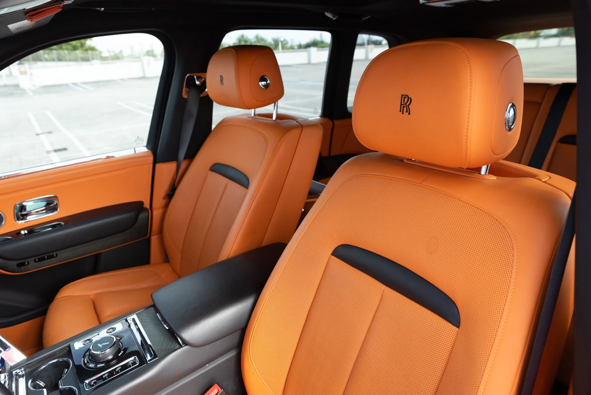 mph033_2735184257_Used_2020_Rolls_Royce_Cullinan_1764721010_830c33338c