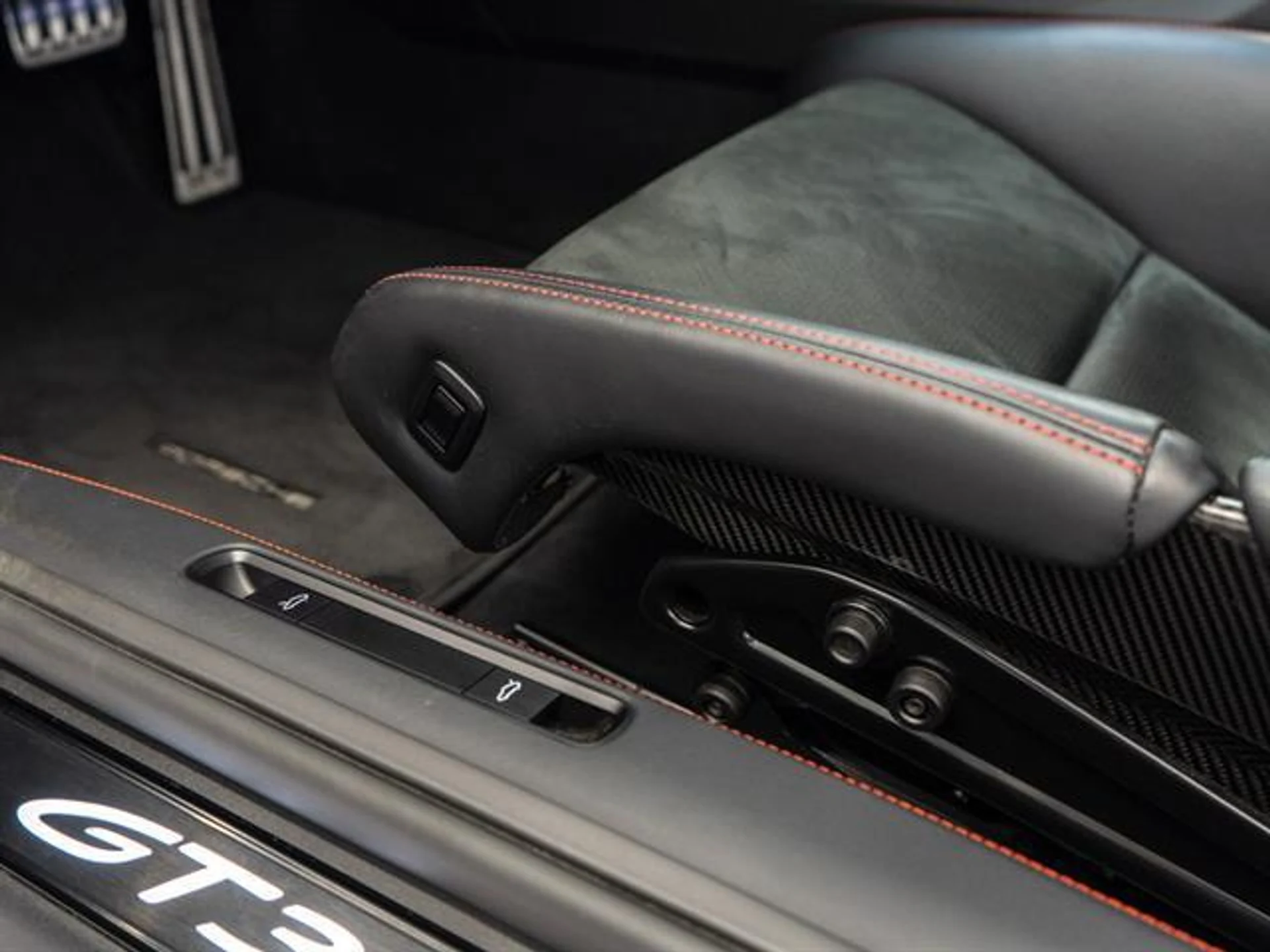 mph033_2740151804_Q_Mdo9y5xhxwva_Yf8_IE_2snn_Q27i_A_985df4b1f5