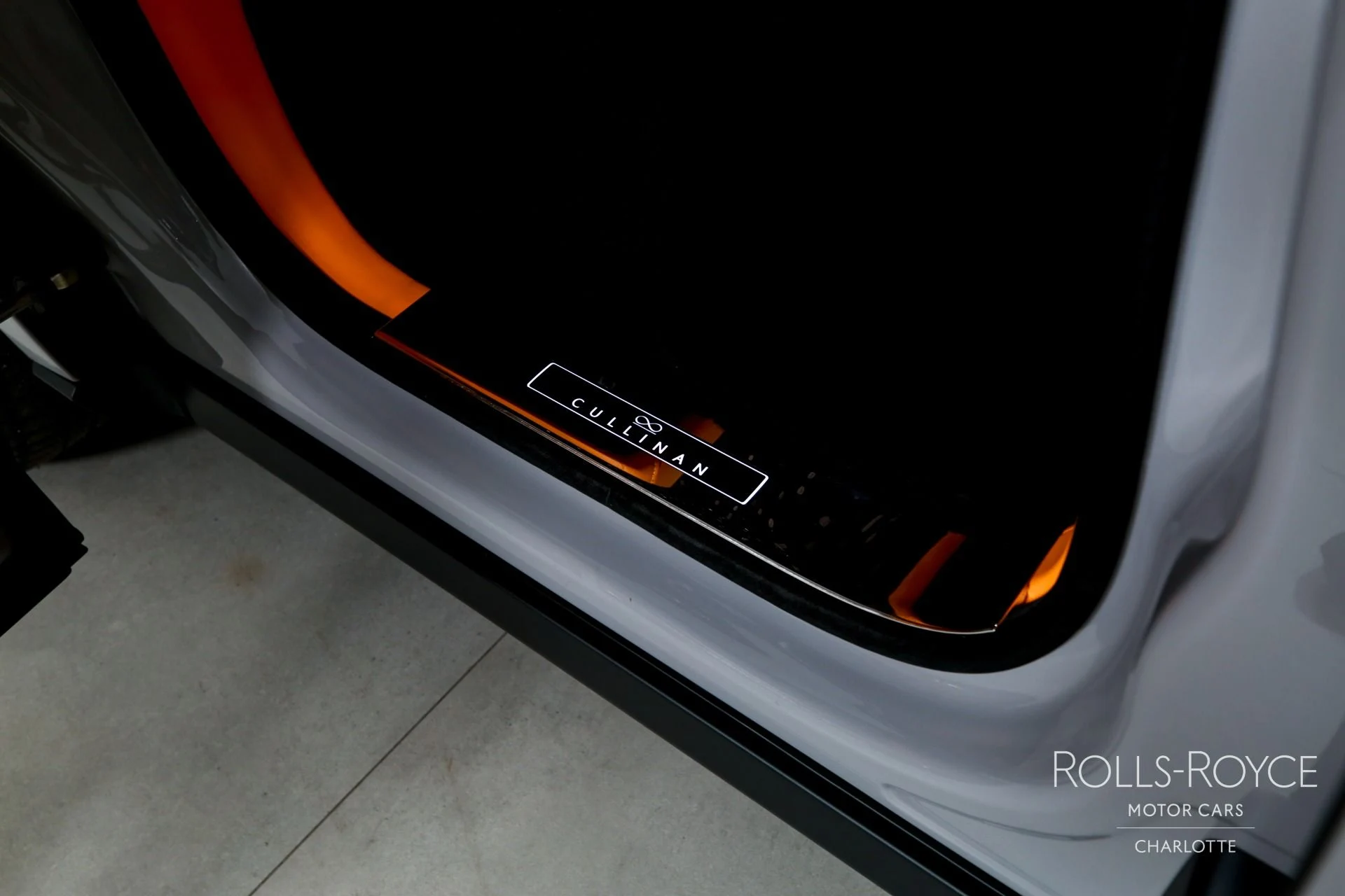 mph033_274117915_Used_2024_Rolls_Royce_Black_Badge_Cullinan_1765396280_044b39862d