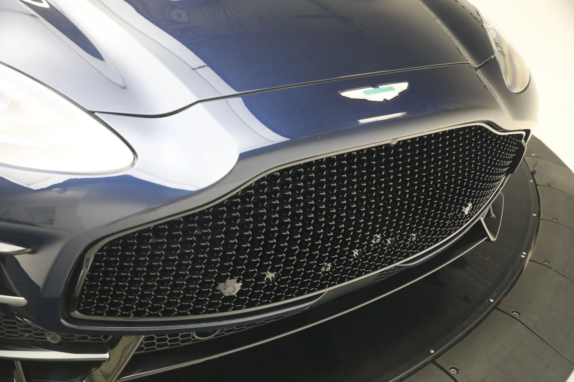 mph033_2751742269_New_2026_Aston_Martin_DBX_S_1792514649_6e7bc6a8a0
