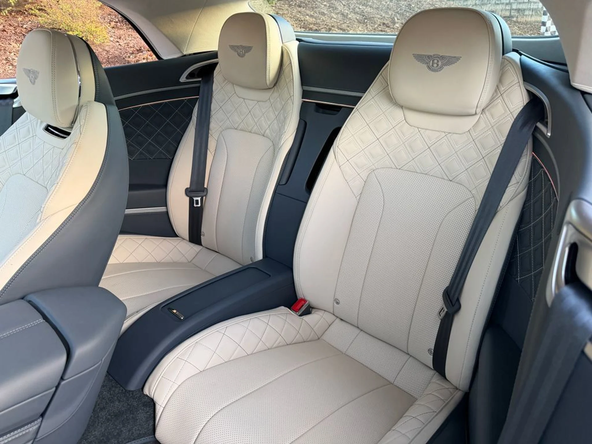 mph033_275332481_ada63d119e3b4b0ab924fe1d35587590_b01e24429b