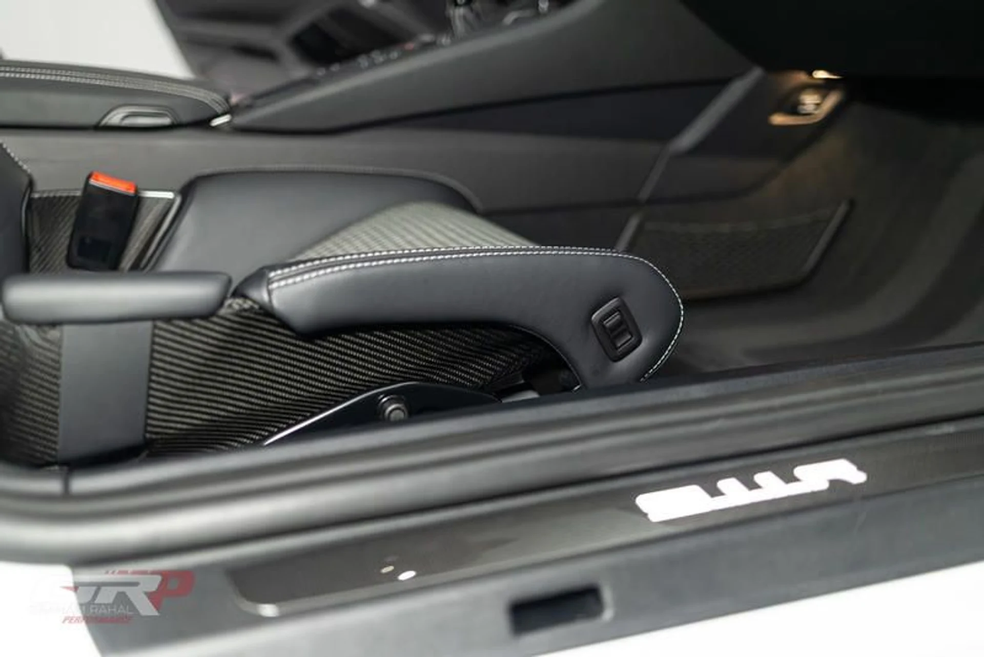 mph033_275545873_D7616_B05_1_F65_49_ED_A309_FD_76_AA_84800_F_c5cb0fa6dd