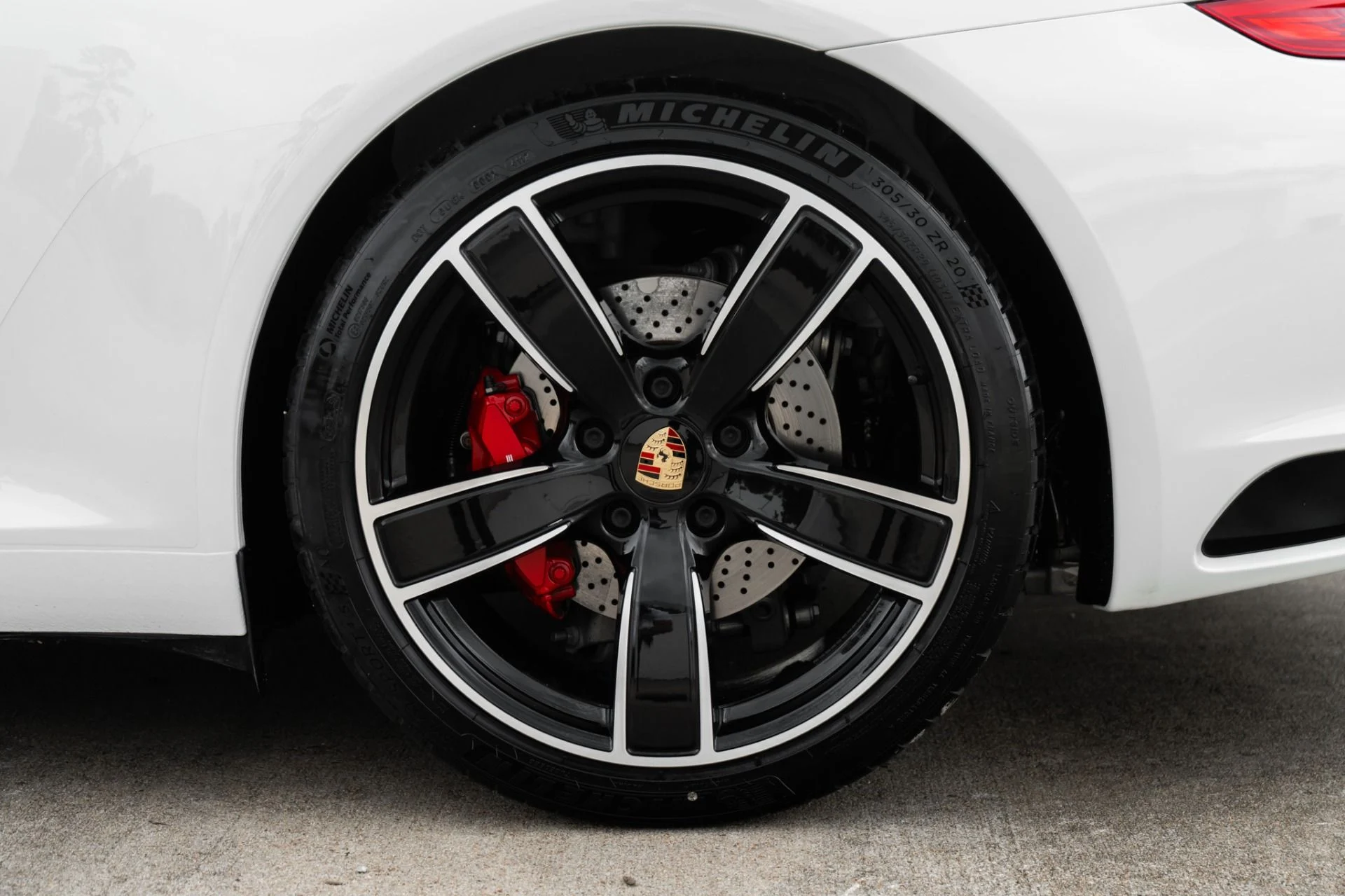mph033_2760184929_Used_2018_Porsche_911_Carrera_S_1778021411_028baf3cbf