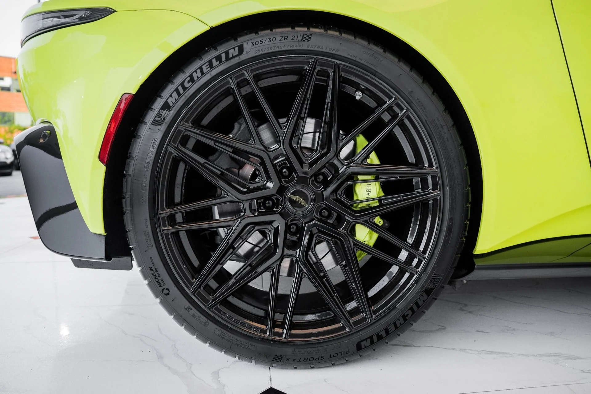 mph033_2766004152_Used_2020_Aston_Martin_Vantage_V8_Coupe_1690551387_cd48efa1f4