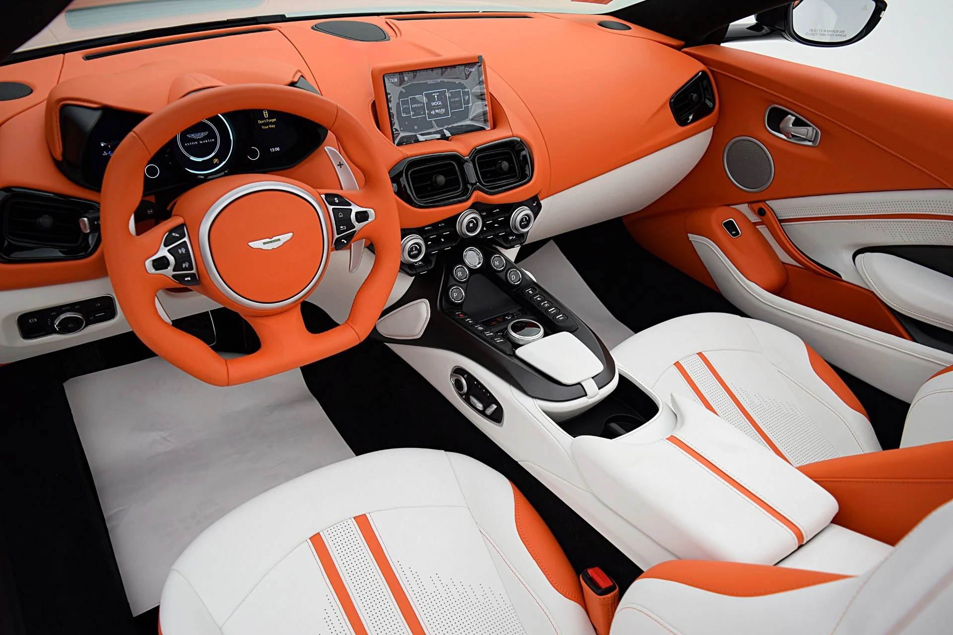mph033_2766615073_Used_2023_Aston_Martin_Vantage_Roadster_bea04a4238