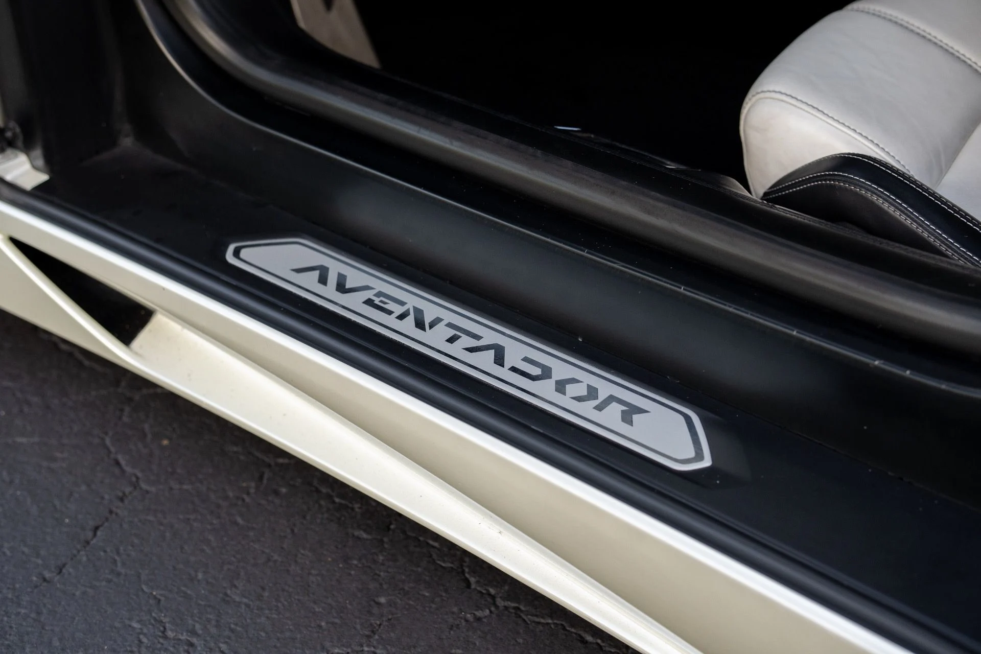 mph033_276947558_Used_2015_Lamborghini_Aventador_LP_700_4_1755636839_59bdeaee43