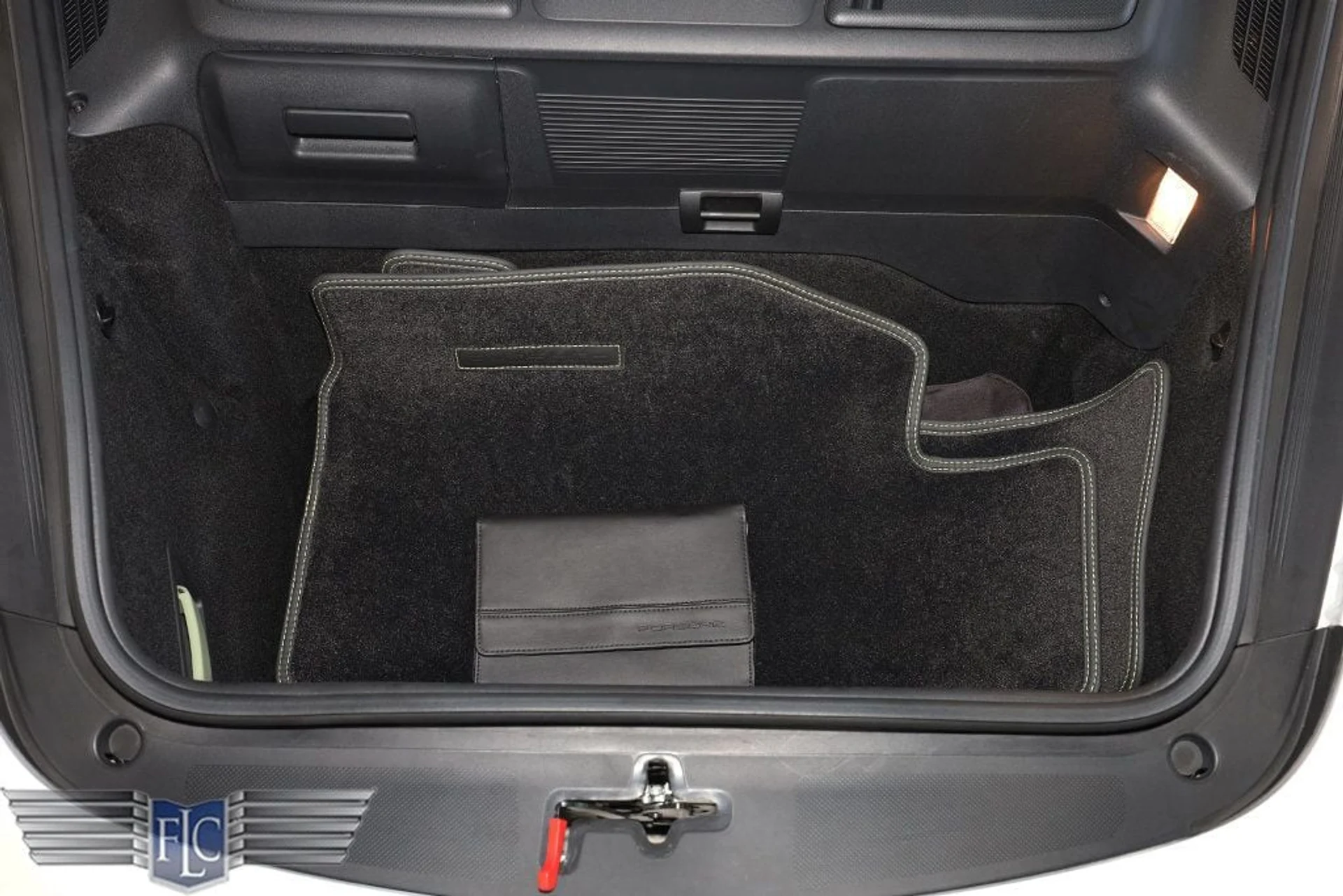 mph033_2772817446_used_2012_porsche_911_turbocabriolet_9689_23013530_34_1024_afedc0c55a