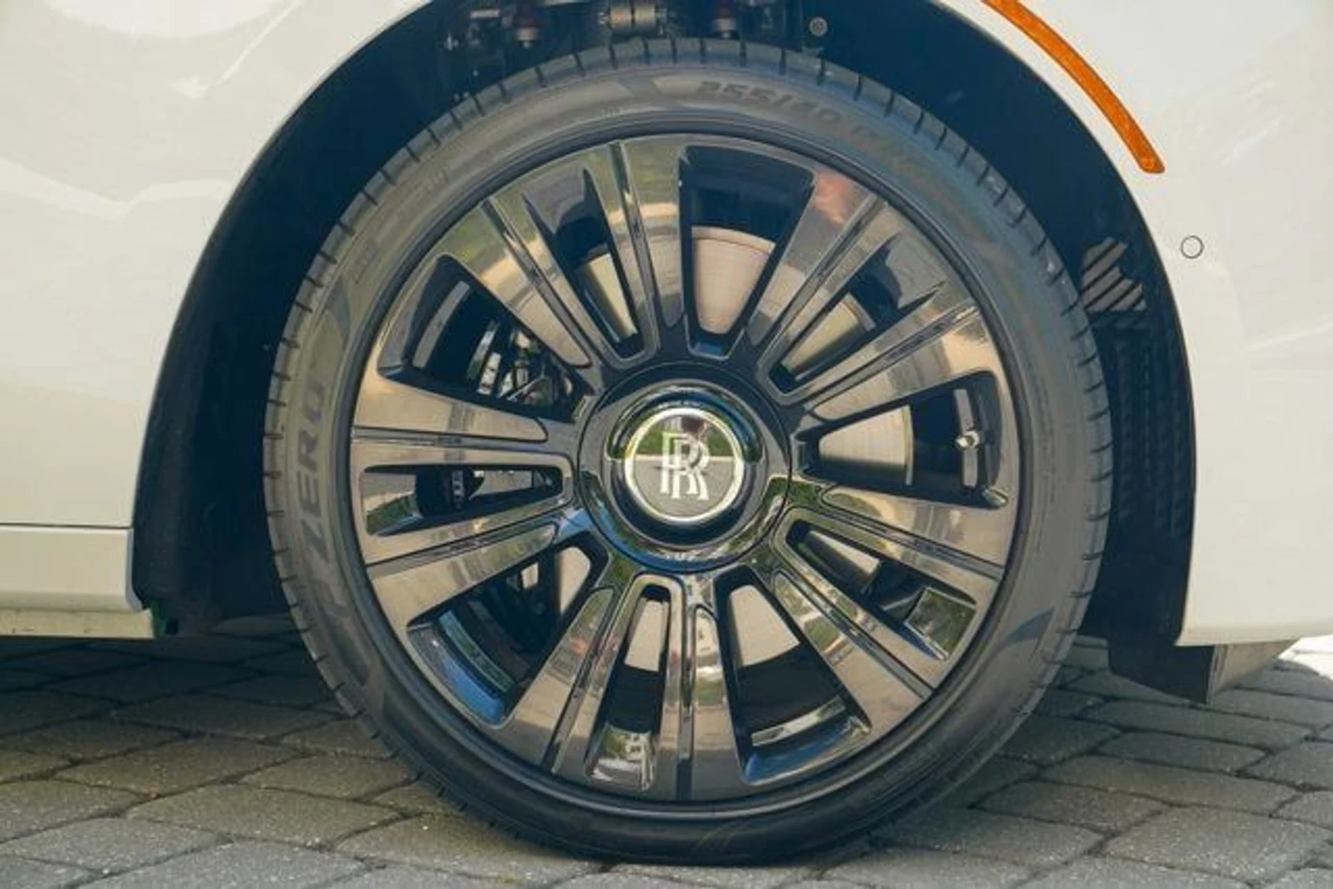 mph033_2772927882_22941009_34_640_53ad107a2f