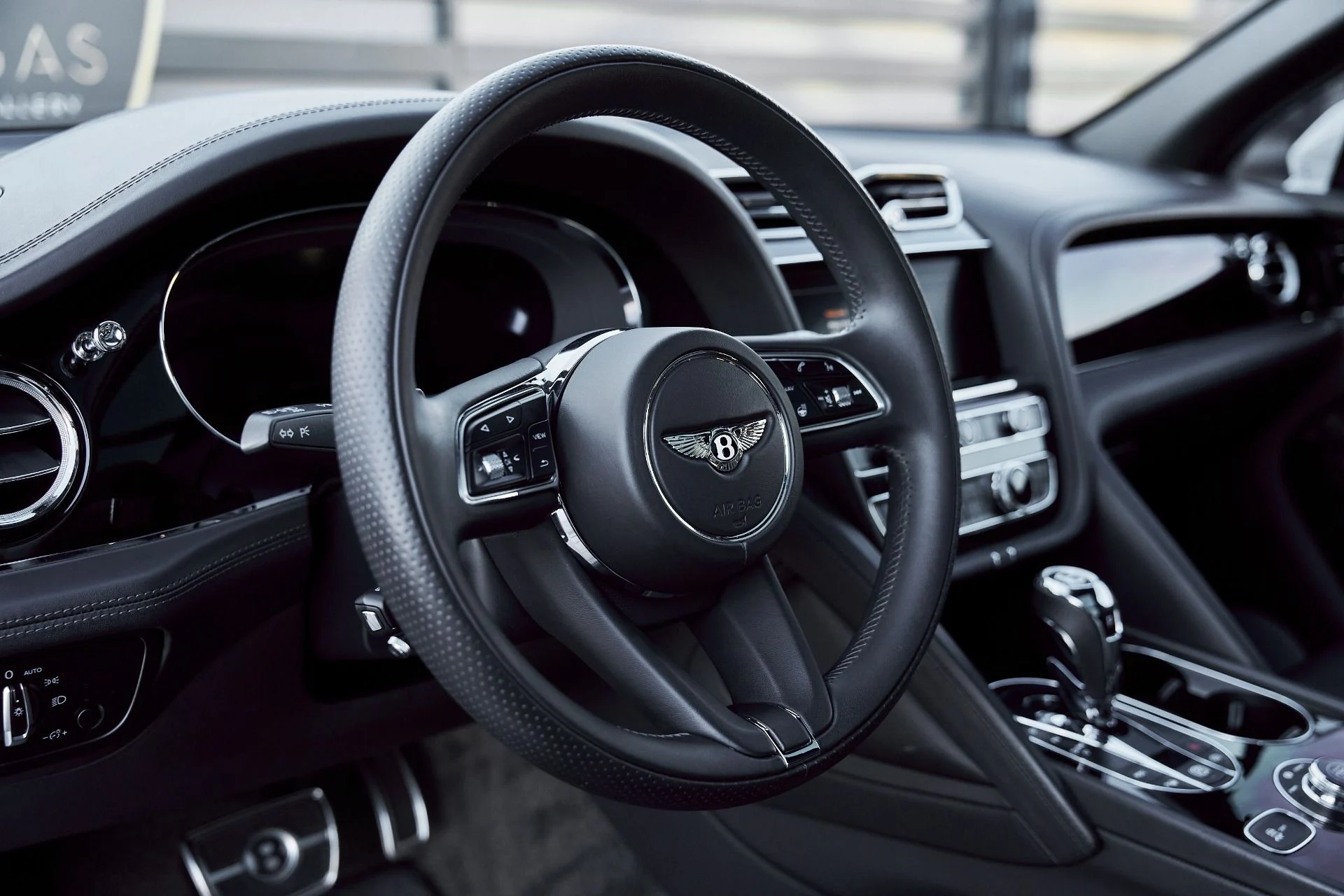 mph033_2790747184_Used_2022_Bentley_Bentayga_V8_1768246139_74fe912a57