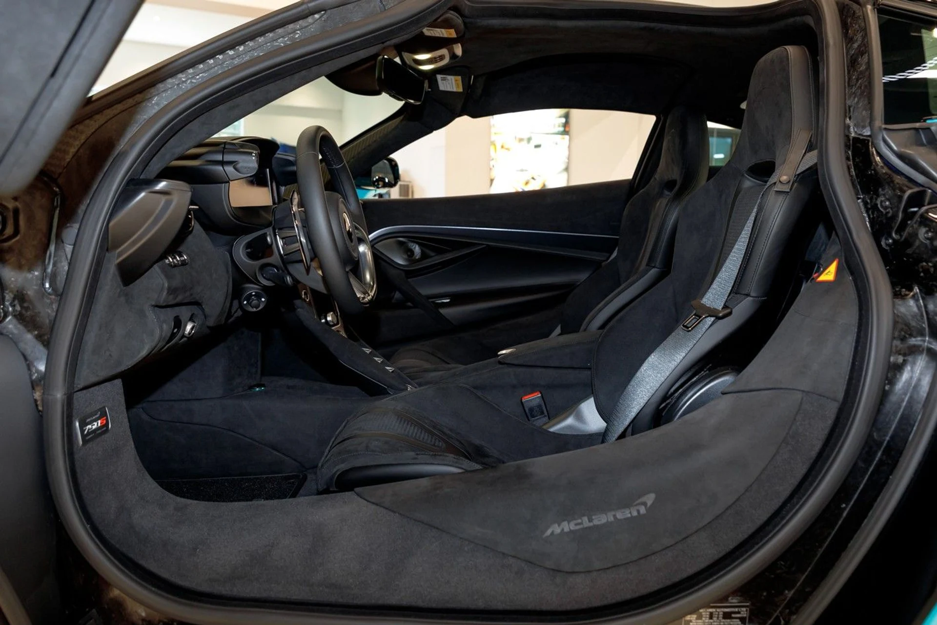 mph033_2795405799_605_p34_l_3f01f024b8