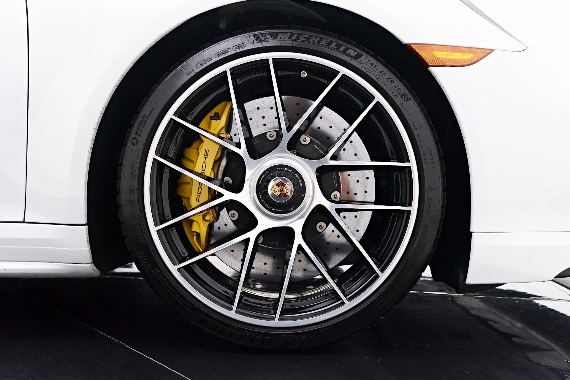 mph033_2795524361_Used_2019_Porsche_911_Turbo_S_1755714959_7512dff939