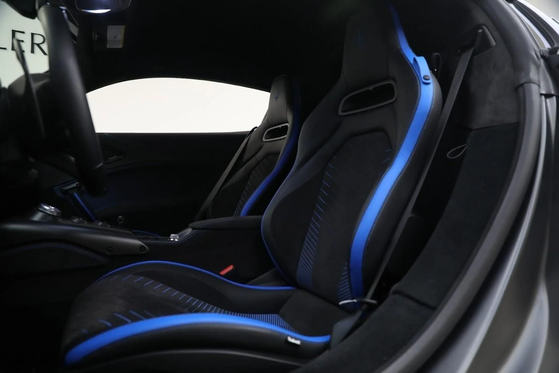 mph033_2798271493_Used_2022_Maserati_MC_20_cceb907387