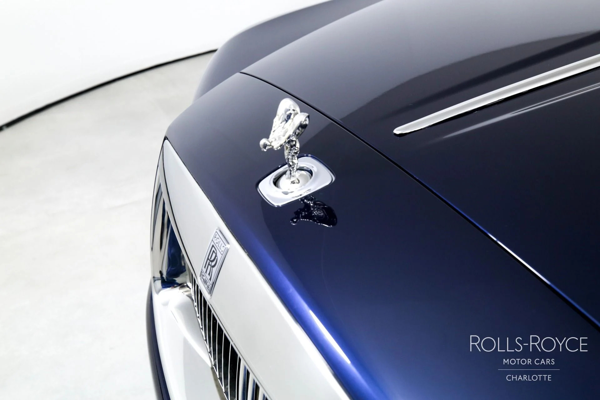 mph033_2802514005_Used_2017_Rolls_Royce_Dawn_1702592484_e0e5e93888