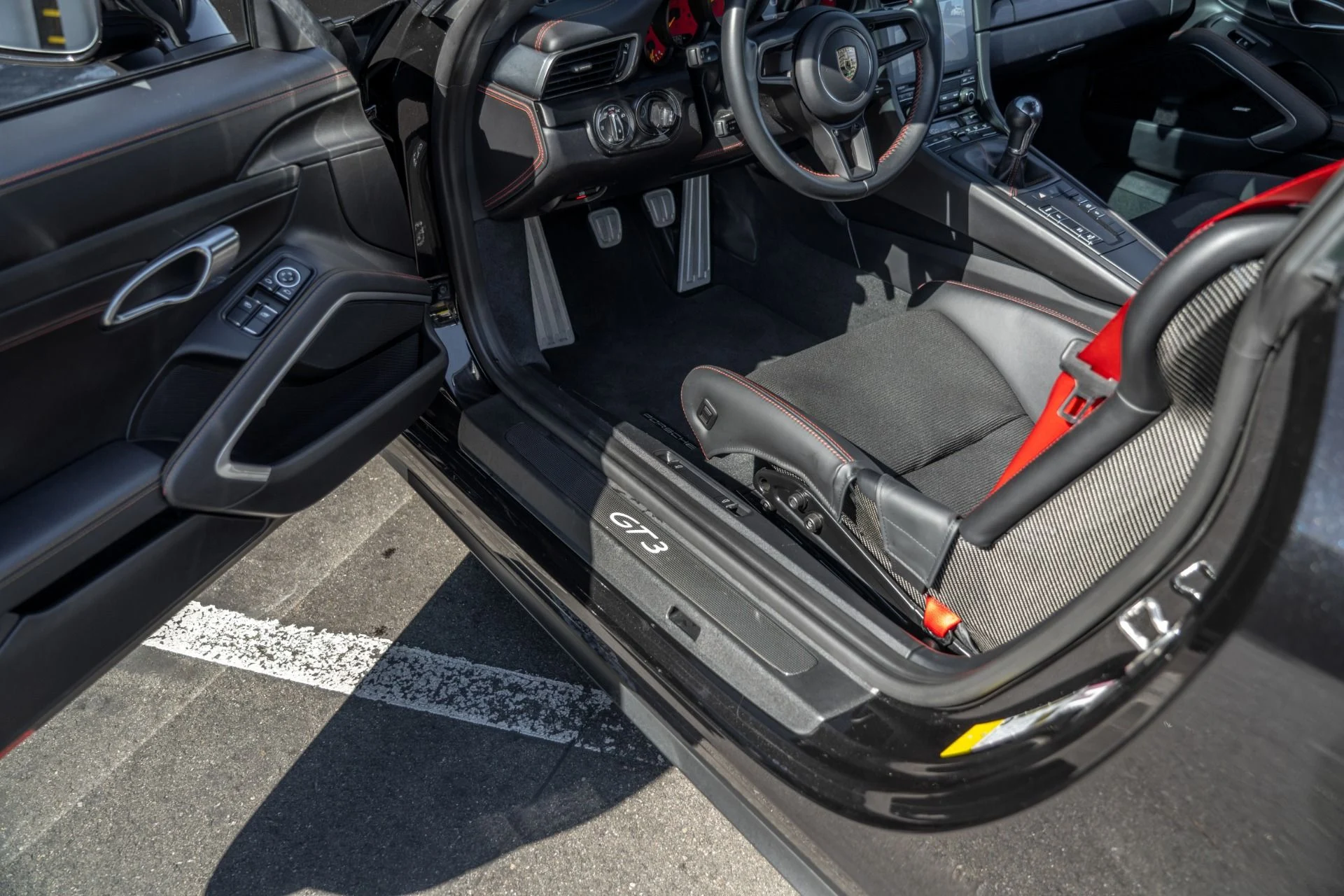 mph033_2808371027_Used_2019_Porsche_911_GT_3_Touring_1760739236_db759e6679