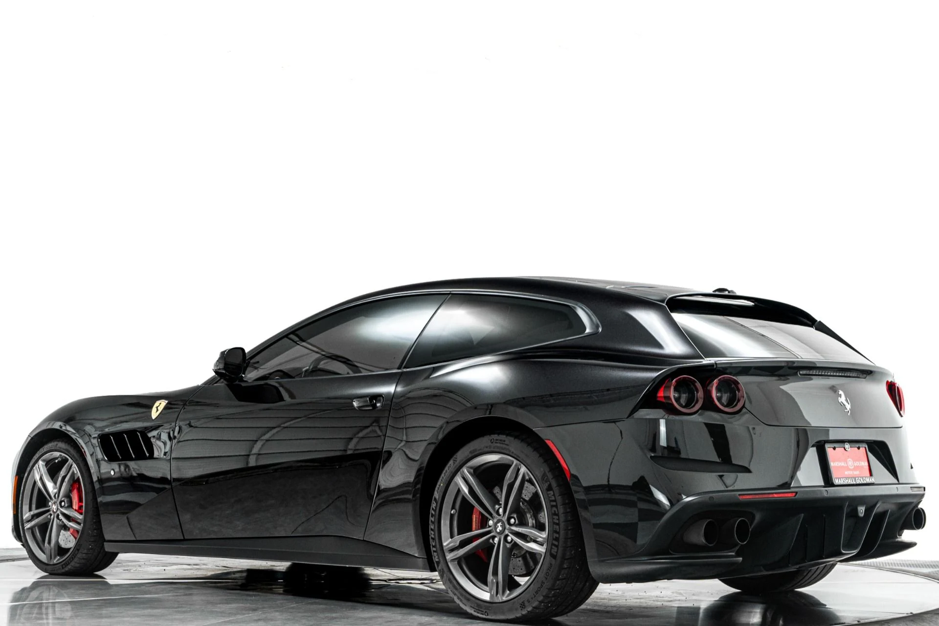 mph033_2820954016_Used_2019_Ferrari_GTC_4_Lusso_1790632614_fa83d42ad4