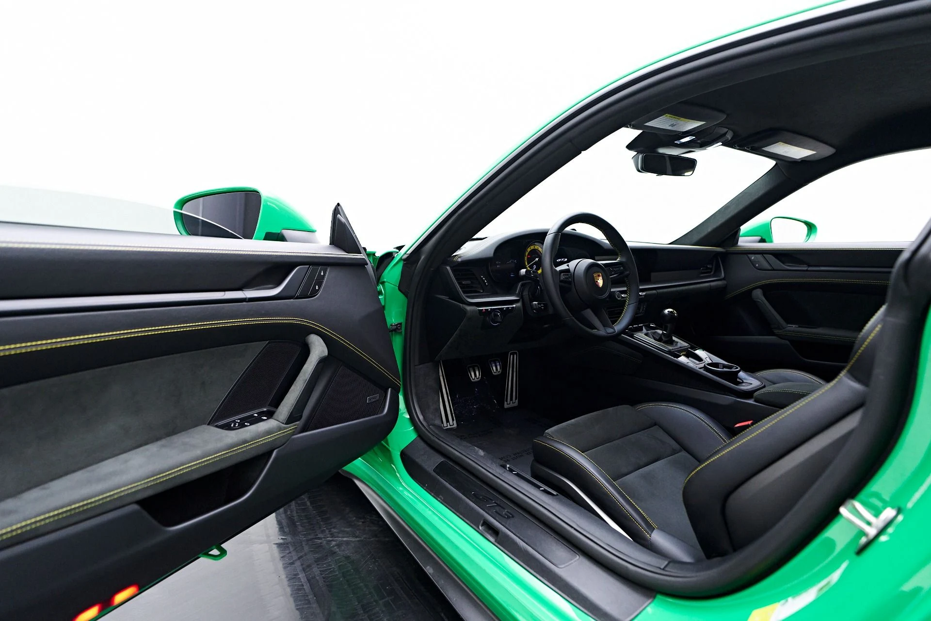 mph033_282340398_Used_2022_Porsche_911_GT_3_1763574748_428607d95f