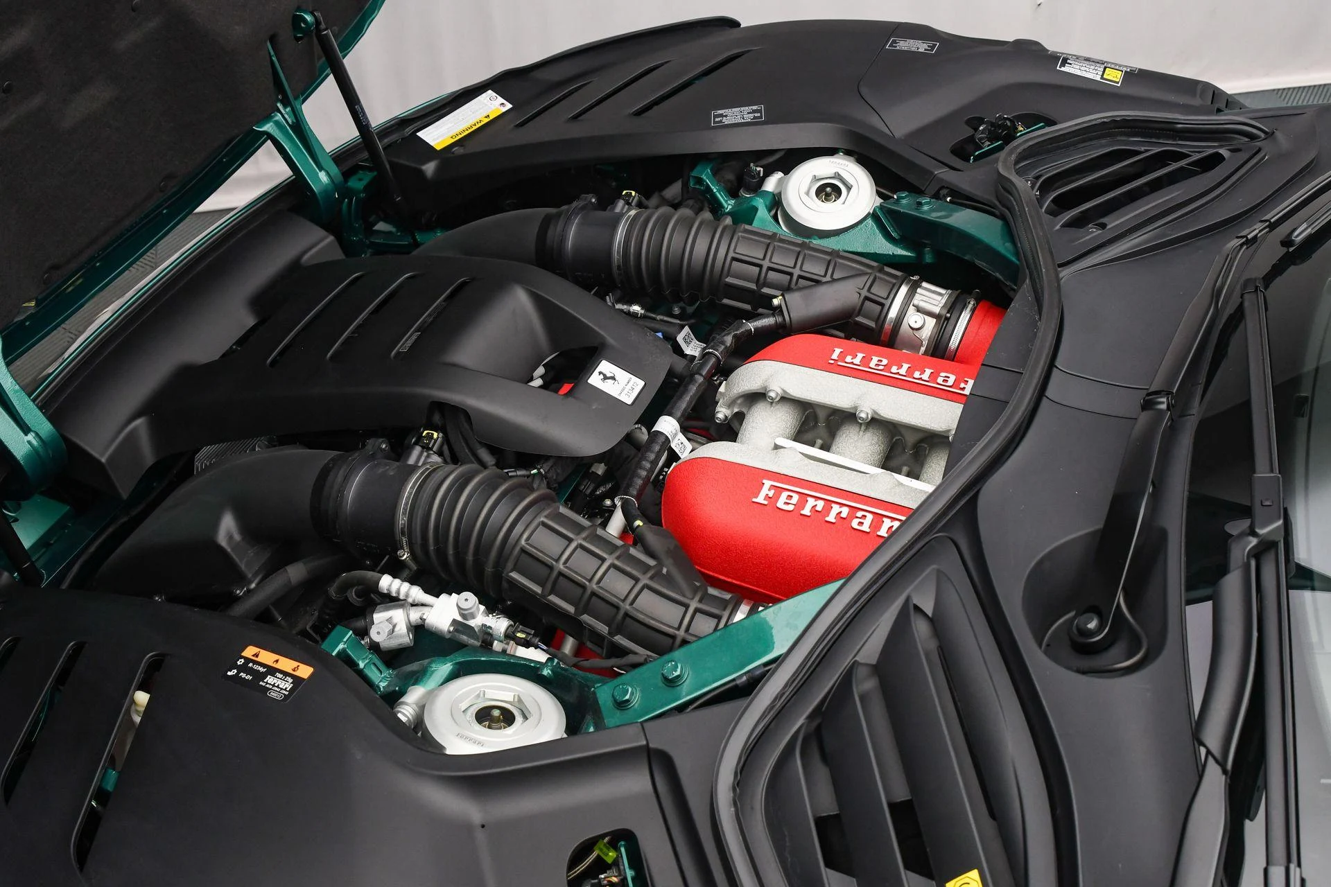 mph033_2825597609_Used_2025_Ferrari_Purosangue_Verde_Pino_1757451474_333314bcbb