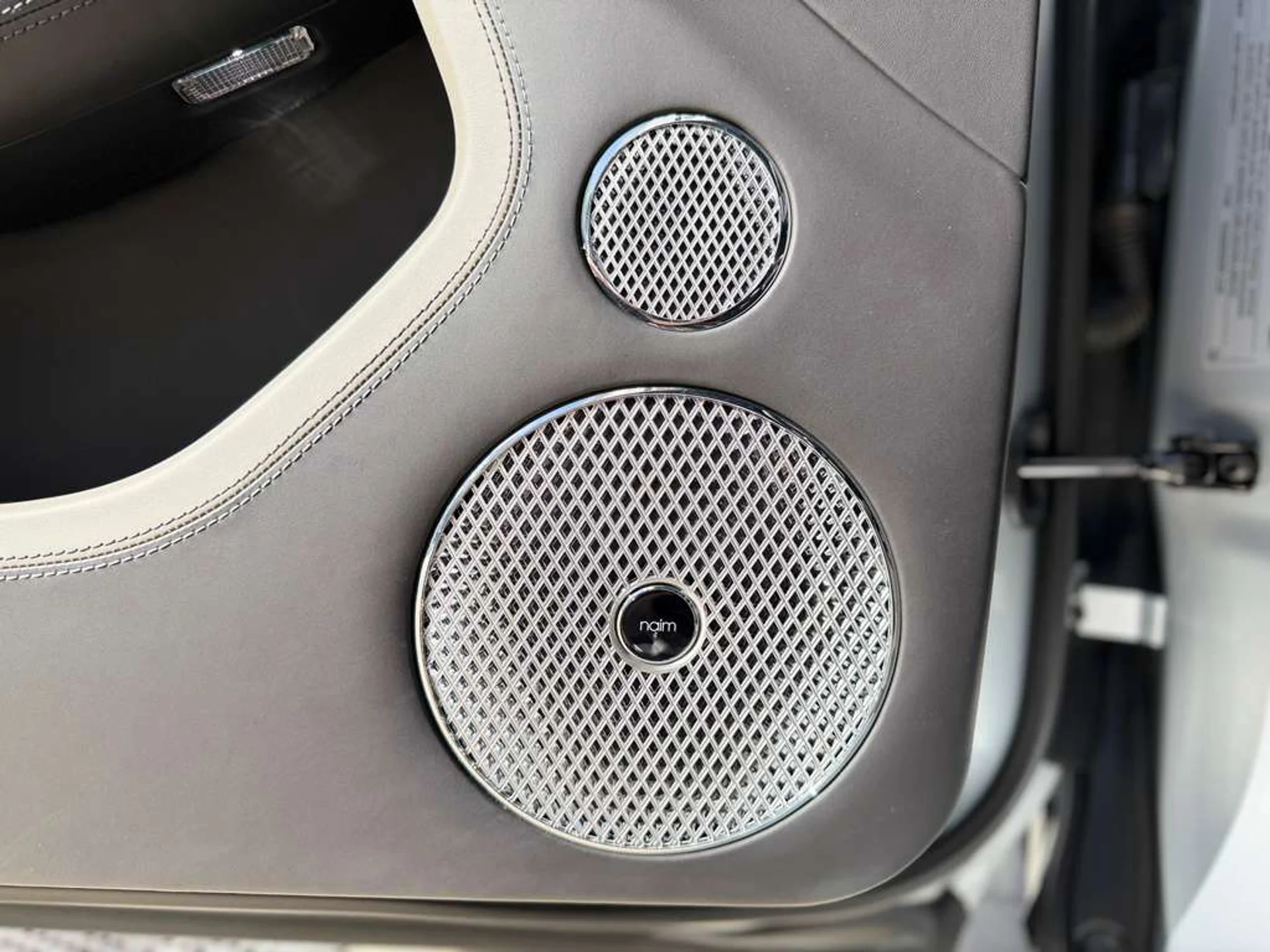 mph033_2827351809_Whats_App_Image_2025_12_17_at_5_40_20_PM_2_96366dea64