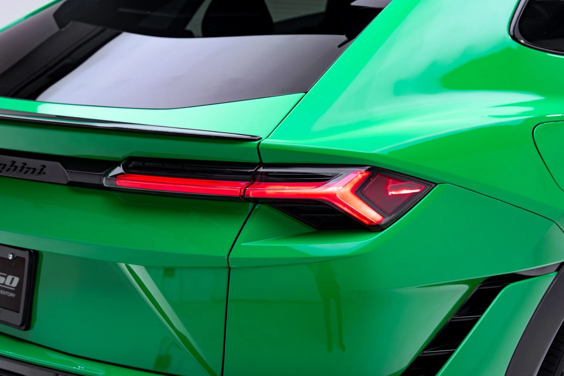 mph033_2829842649_Used_2023_Lamborghini_Urus_Performante_1776977972_7806fa6f39