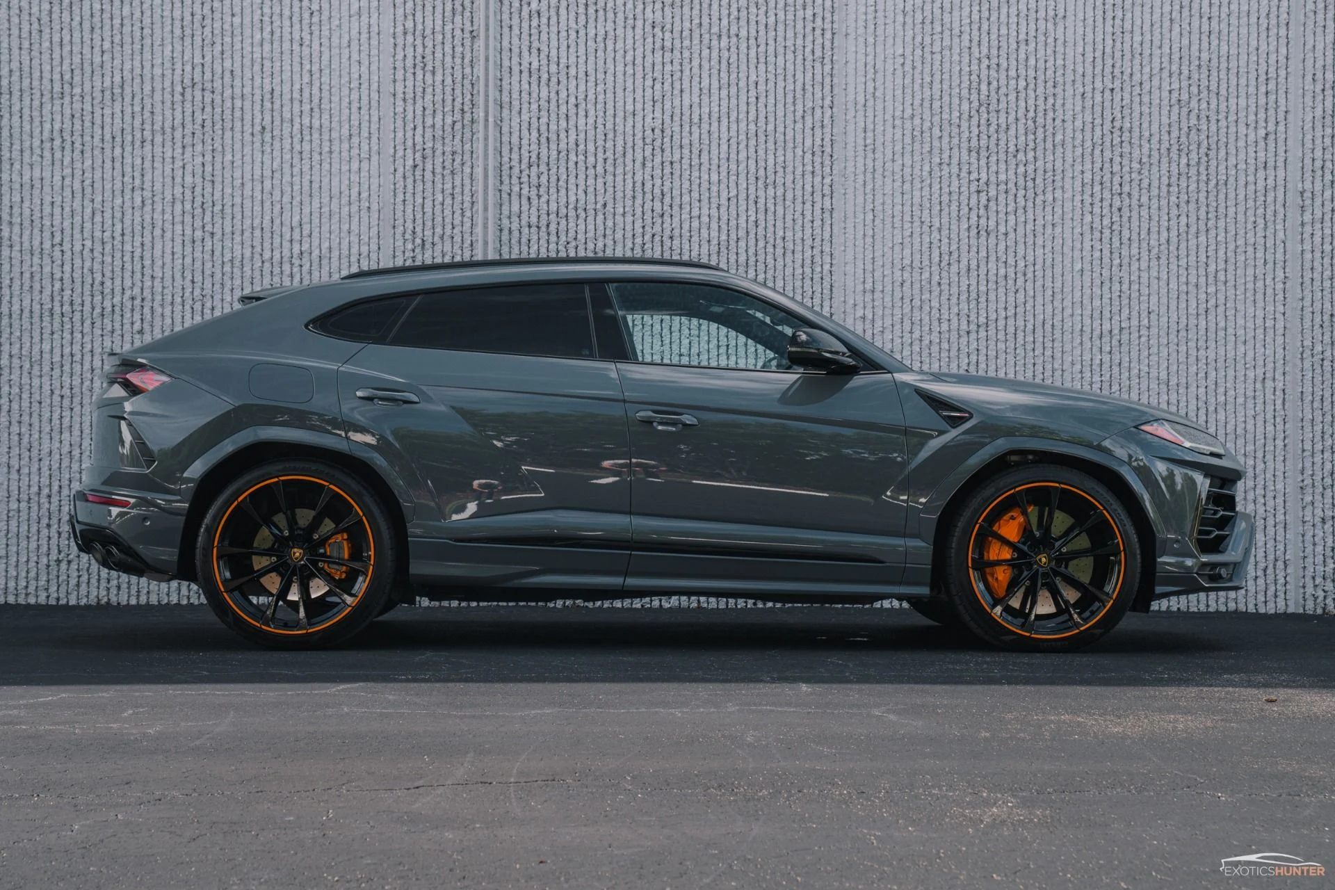 mph033_2841951036_Used_2022_Lamborghini_Urus_Grigio_Telesto_Bang_Olufsen_Sound_1758233425_6259bf7079
