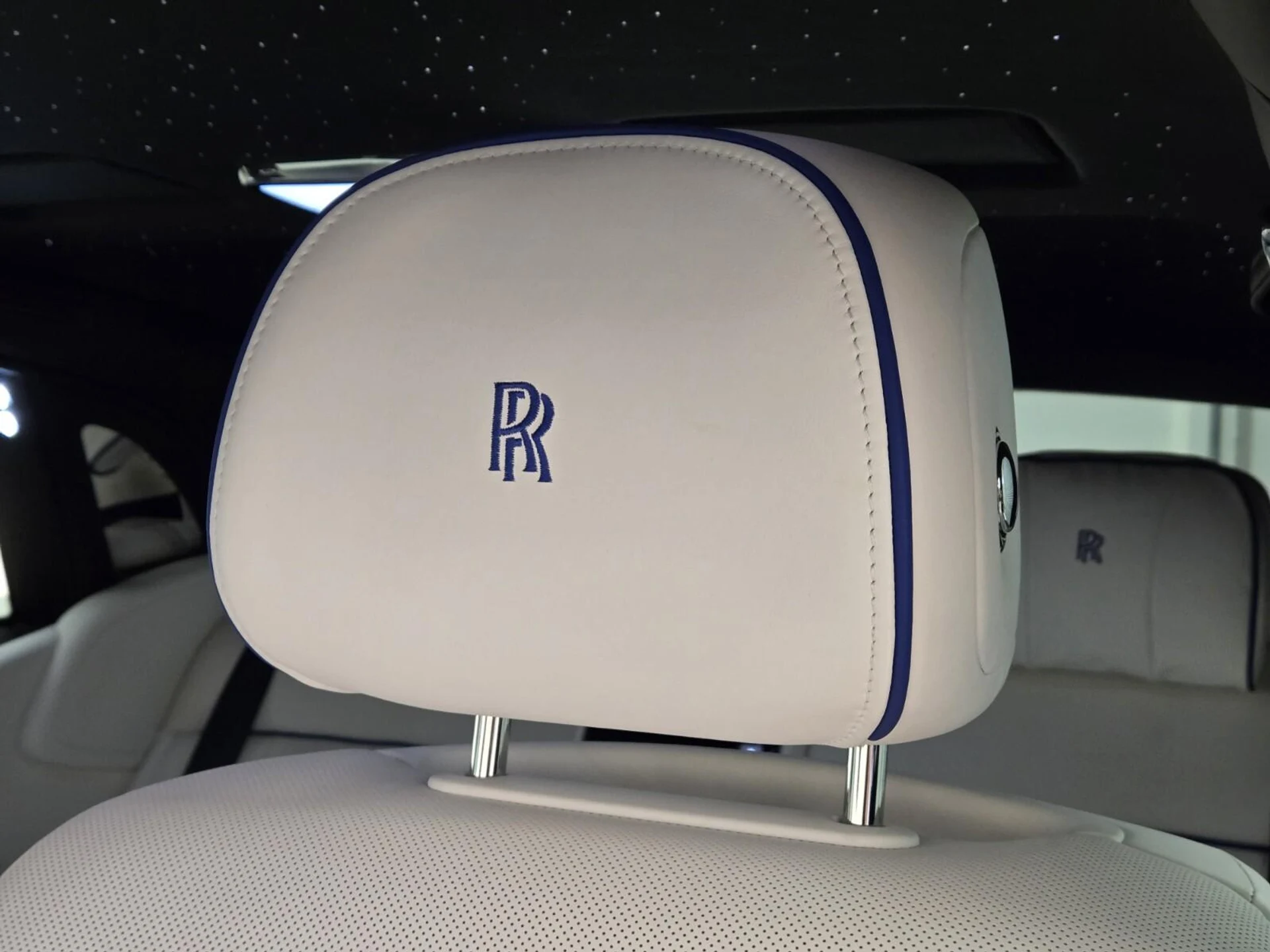 mph033_2845720919_Used_2023_Rolls_Royce_Phantom_1755413530_eabcc4eef3