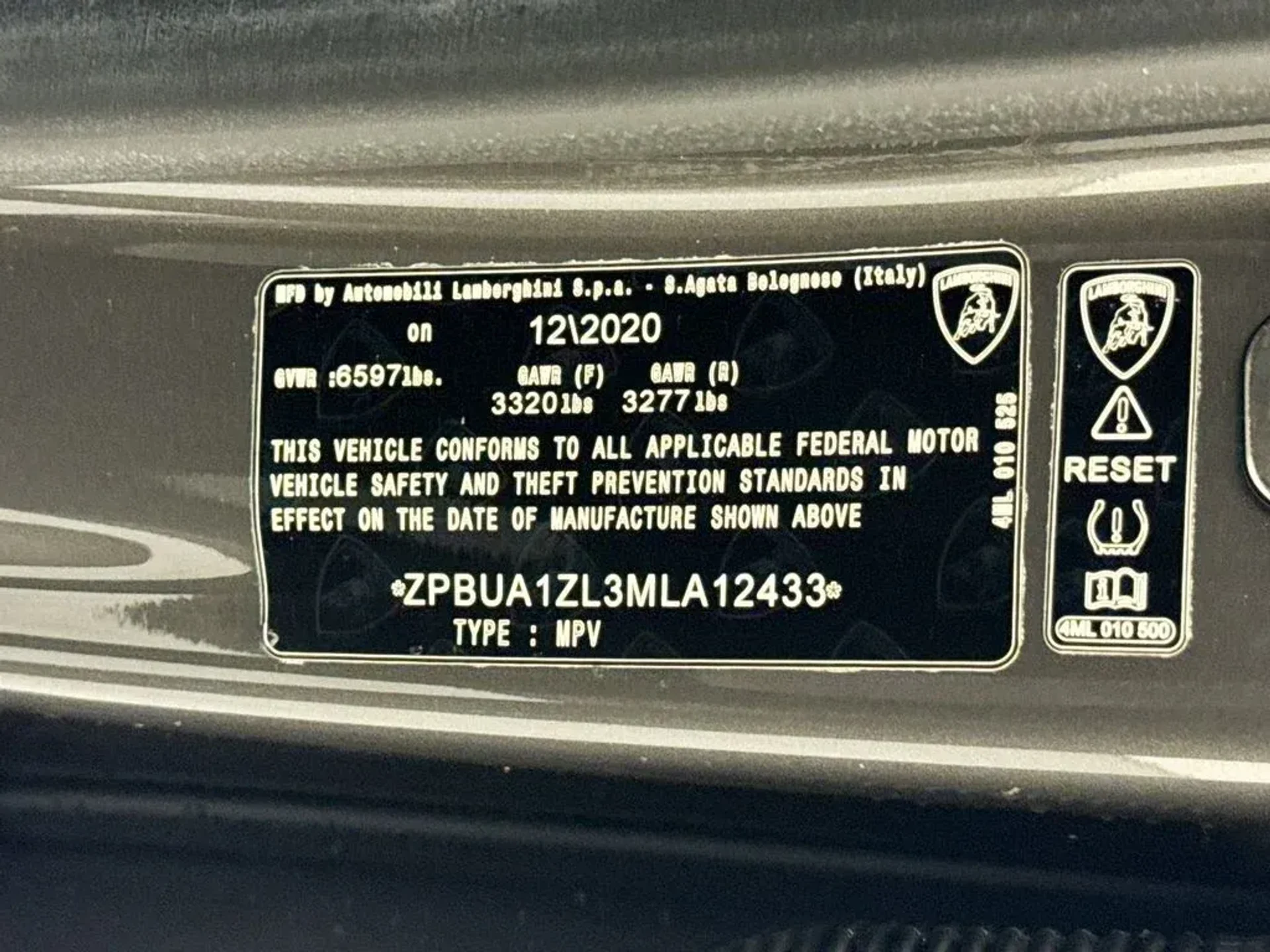 mph033_2852355521_008335874b581a2cebea72e522d54ea4_b3538679ad