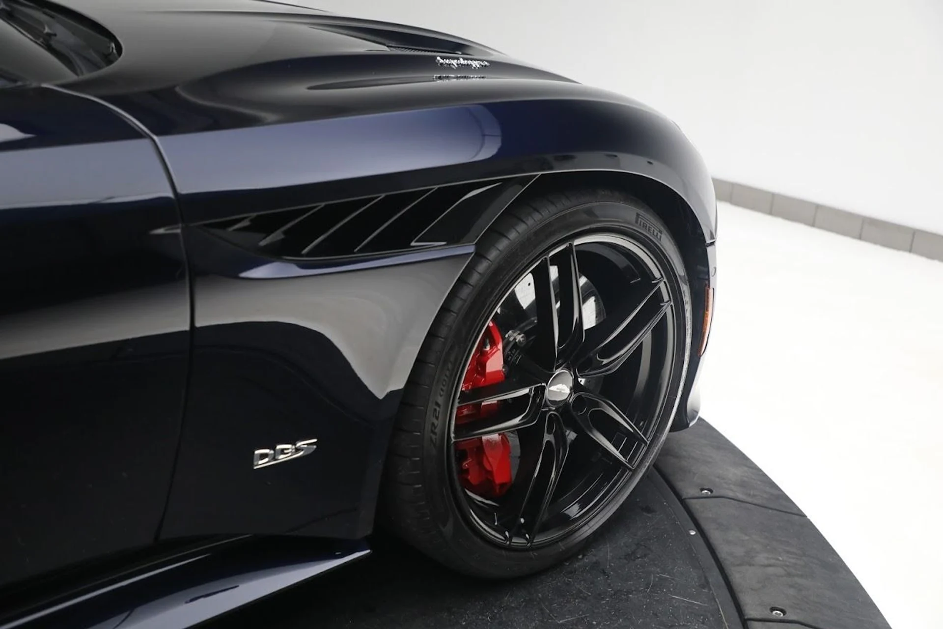 mph033_2854656462_Used_2019_Aston_Martin_DBS_Superleggera_1688394544_99373239be