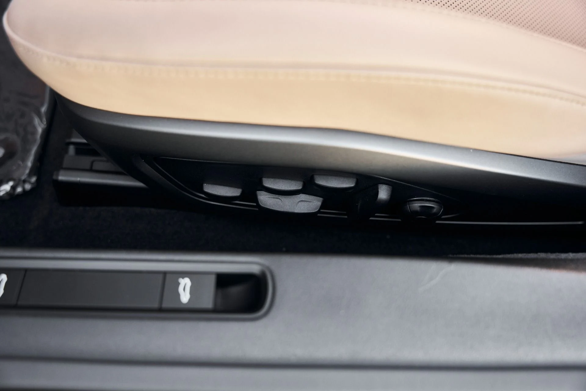 mph033_2856692386_Used_2024_Porsche_911_Turbo_1768616362_a3d3416c76