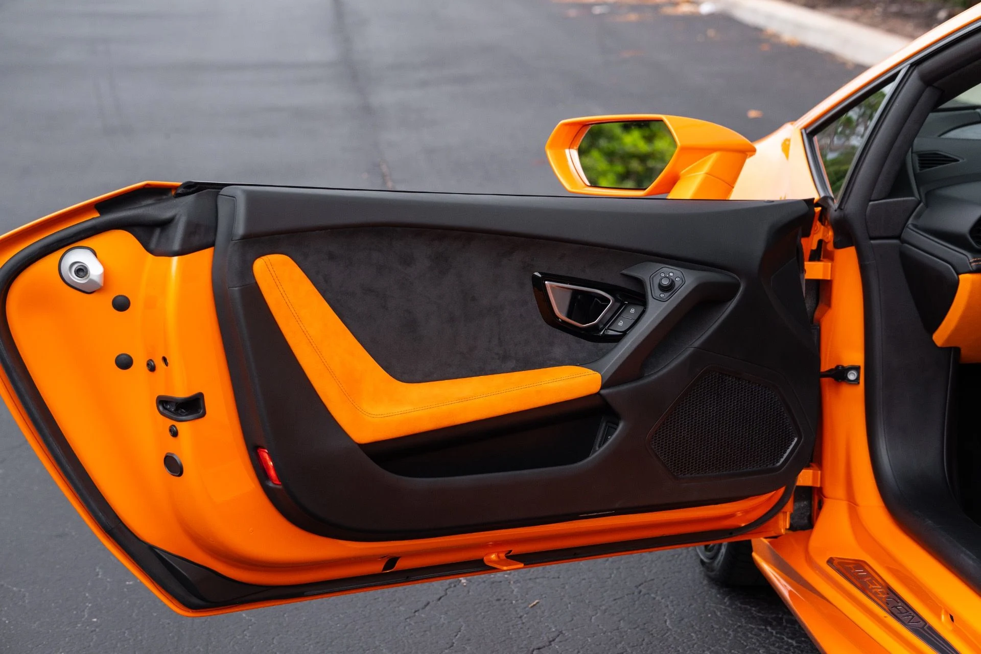 mph033_285955818_Used_2016_Lamborghini_Huracan_LP_610_4_1780109643_daa4175a96